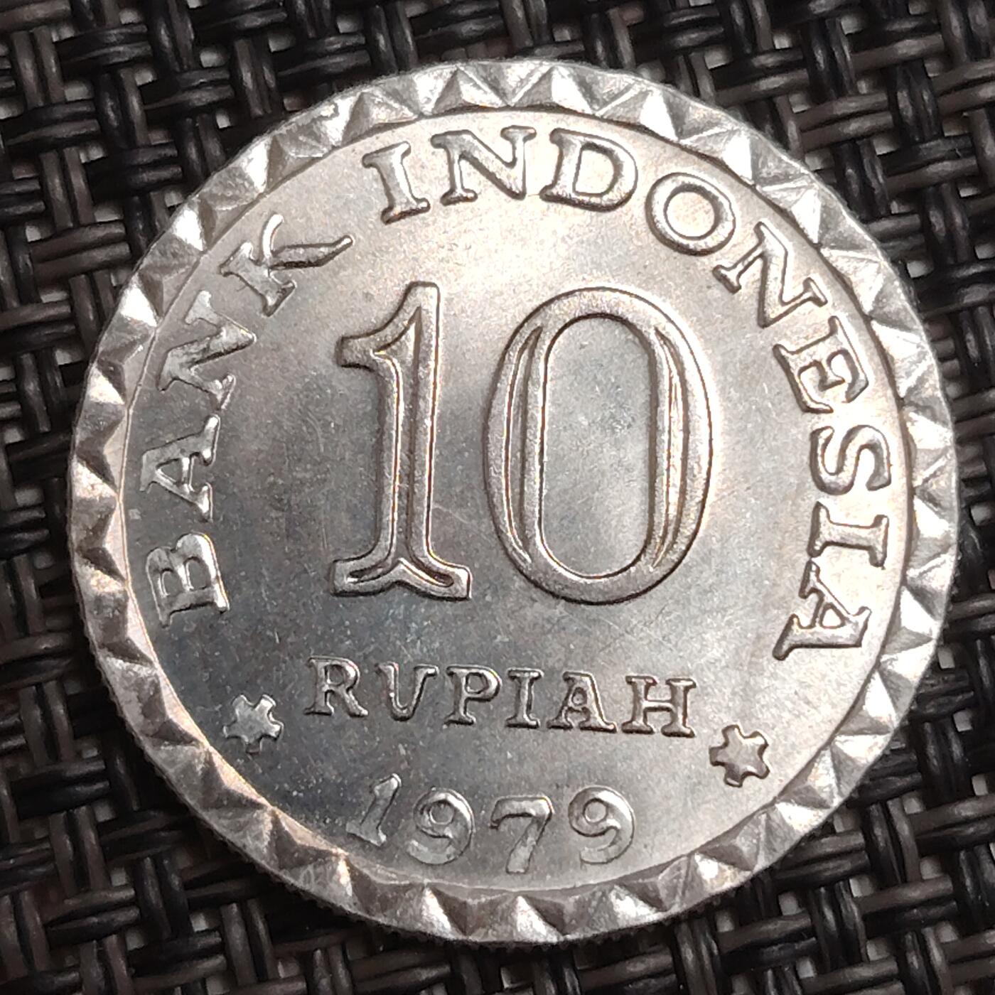 布加迪🐬～世界钱币(上海)🌾第 285 期 /  各国套币和散币