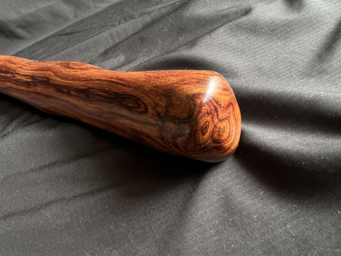 零元拍：NO.11海南黄花梨随形文玩把玩棍，尺寸约：23.5/3.3/3CM