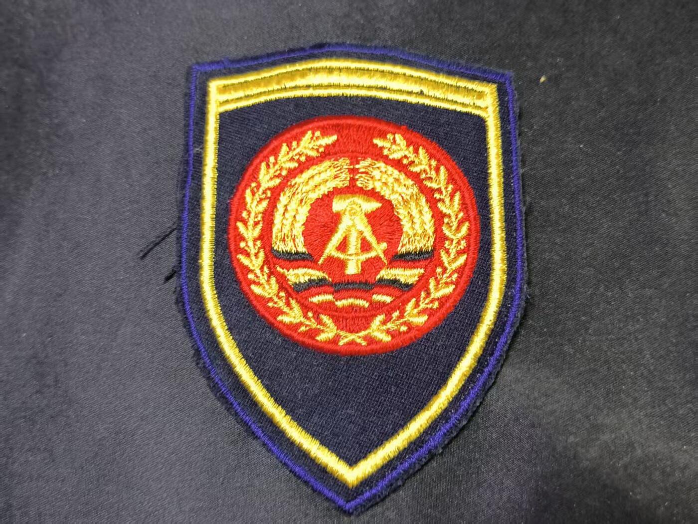 云宸嘉赏-勋臻文献佳藏优品精选场次（低佣 转发佣金红包） 民主德国人民军海军准尉呢质臂章 刺绣做工精美 