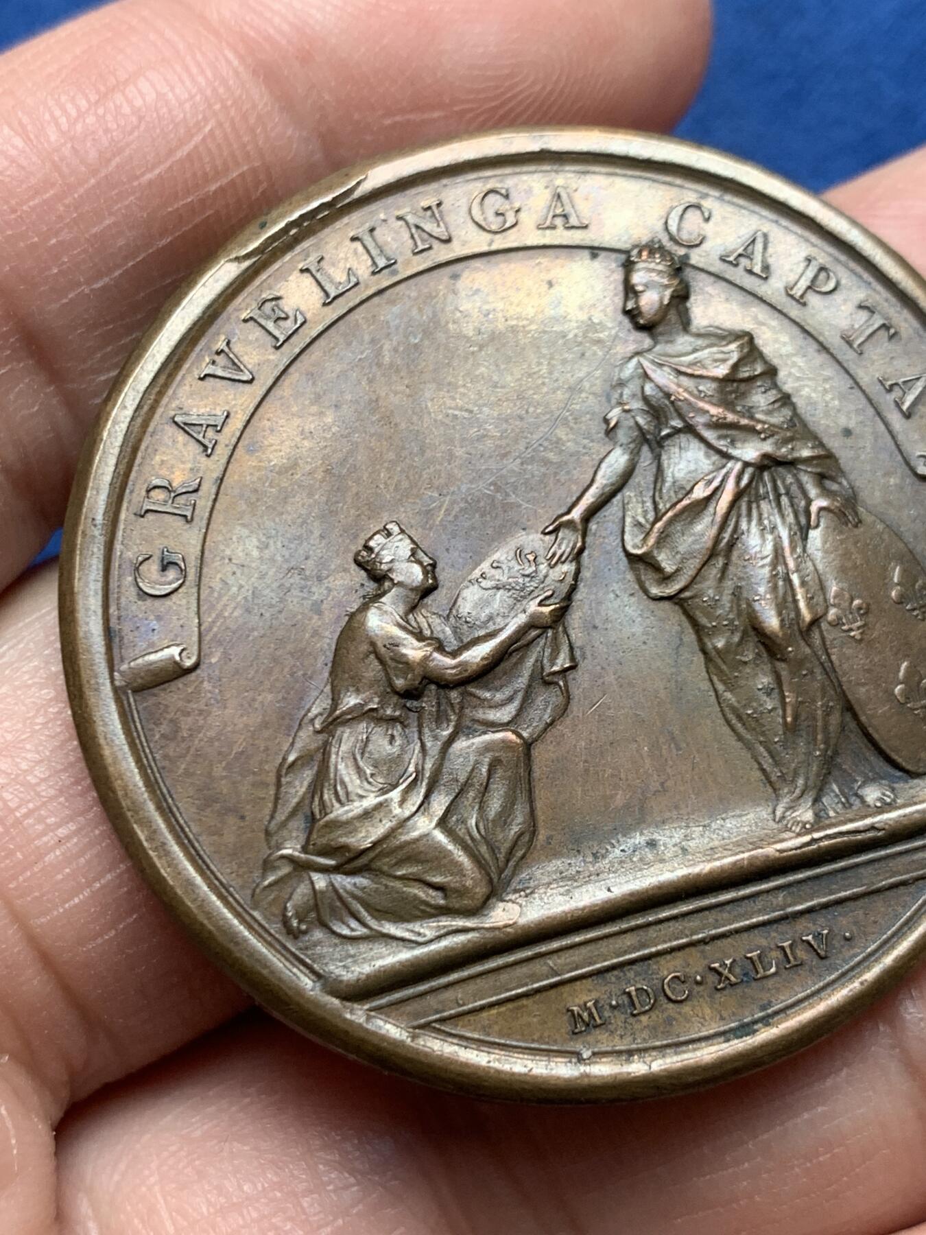 《竞宝斋》第476场 周日，周一 2场连拍 （全场包邮）欢迎送拍 法国路易十四占领格拉沃利讷纪念铜章 37.5克 41.2mm 光边原铸 细节见图