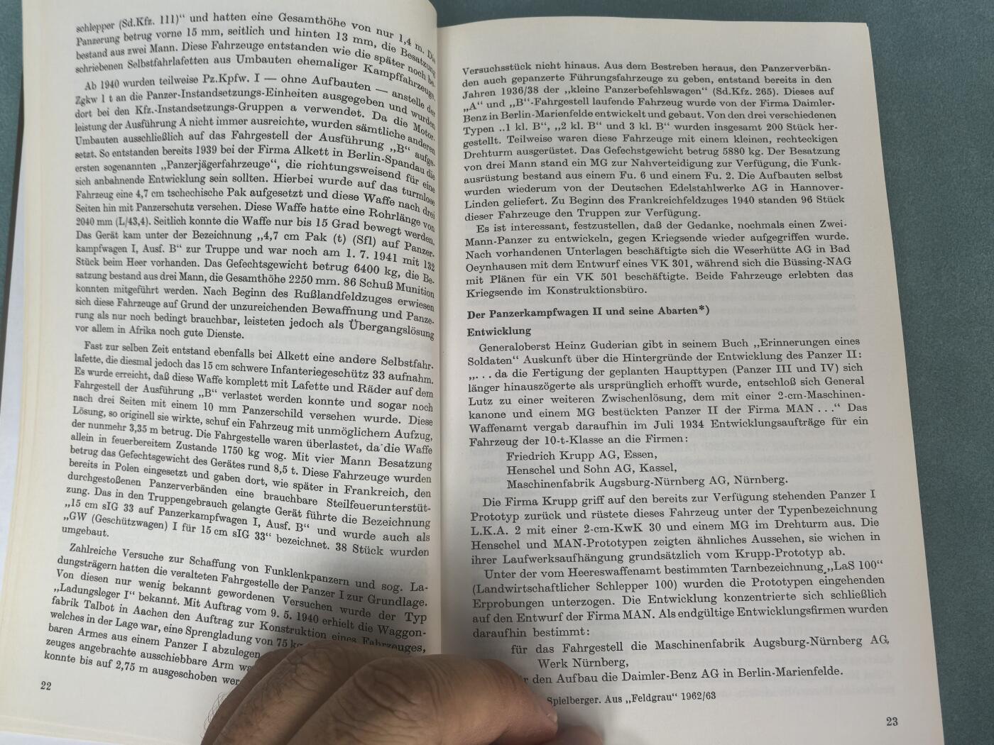 盛世勋华——号角文化勋章邮票专场拍卖第311期 德语版 德国坦克装甲车辆1926-1945 厚达346页