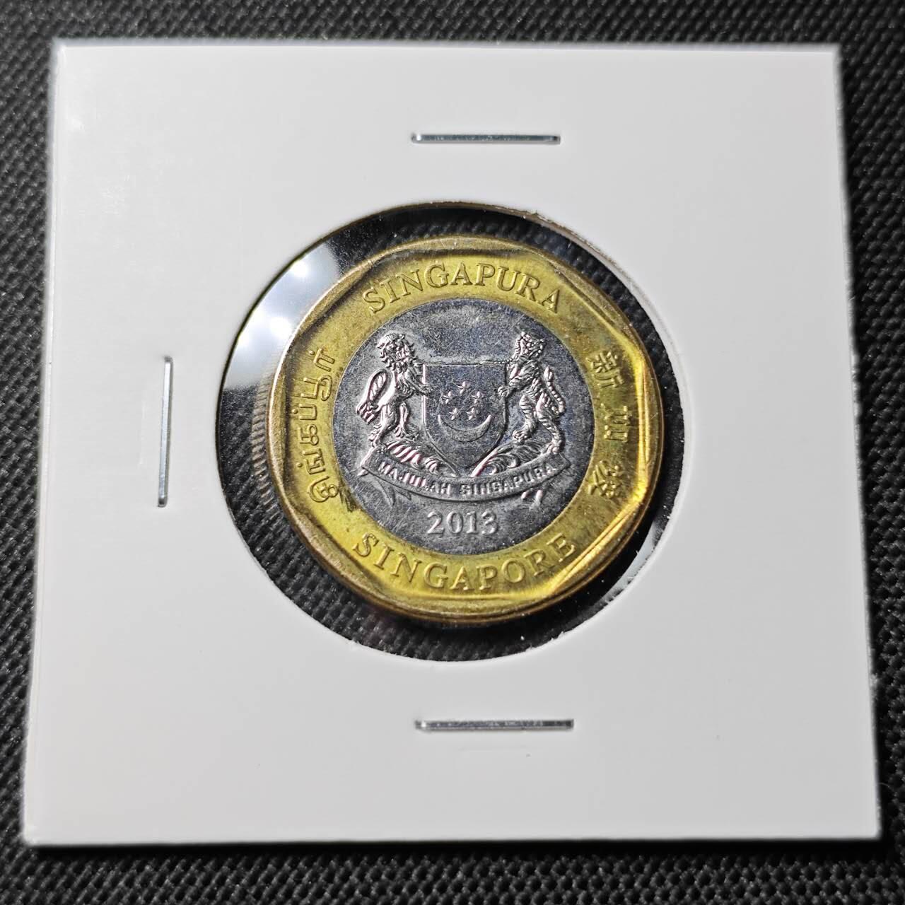 KK钱币收藏小铺  第412期 2月预留时间 周末发货 2013新加坡1元 