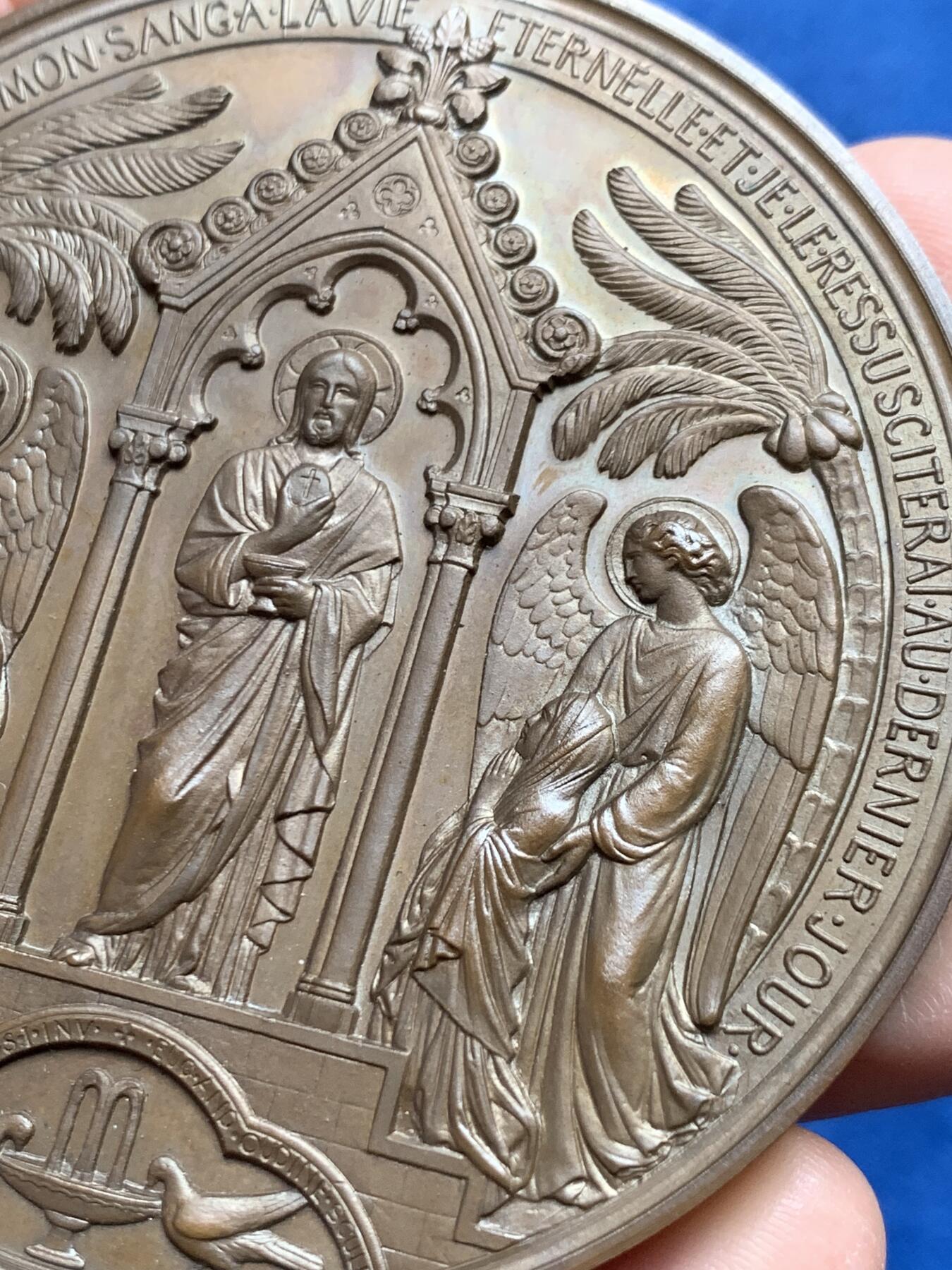 《竞宝斋》第476场 周日，周一 2场连拍 （全场包邮）欢迎送拍 法国圣餐洗礼大铜章 好品 141.8克 68.6mm 蜜蜂铜标 带盒