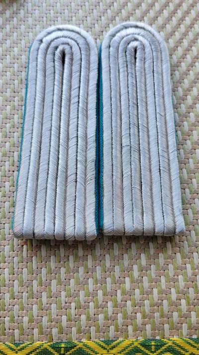 嘉宝良覃世界勋赏第25期拍卖 - 东德空军尉官肩章