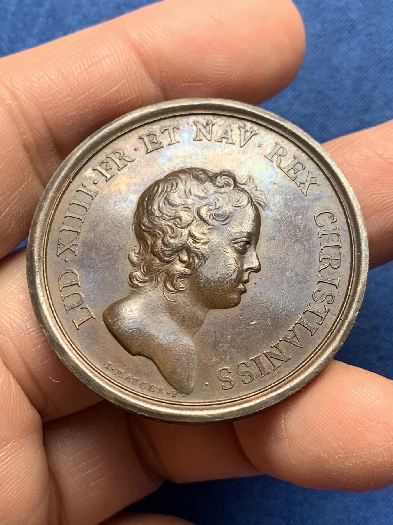 《竞宝斋》第476场 周日，周一 2场连拍 （全场包邮）欢迎送拍 法国1646年路易十四攻克库特赖、贝格和马尔迪克纪念铜章 35.7克 40.6mm 光边原铸 