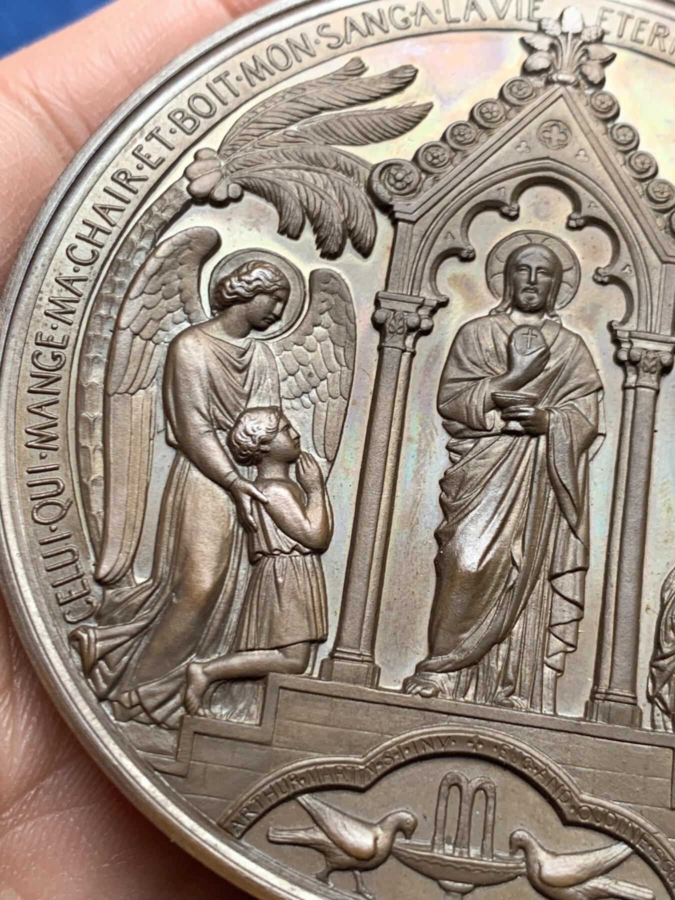 《竞宝斋》第476场 周日，周一 2场连拍 （全场包邮）欢迎送拍 法国圣餐洗礼大铜章 好品 141.8克 68.6mm 蜜蜂铜标 带盒