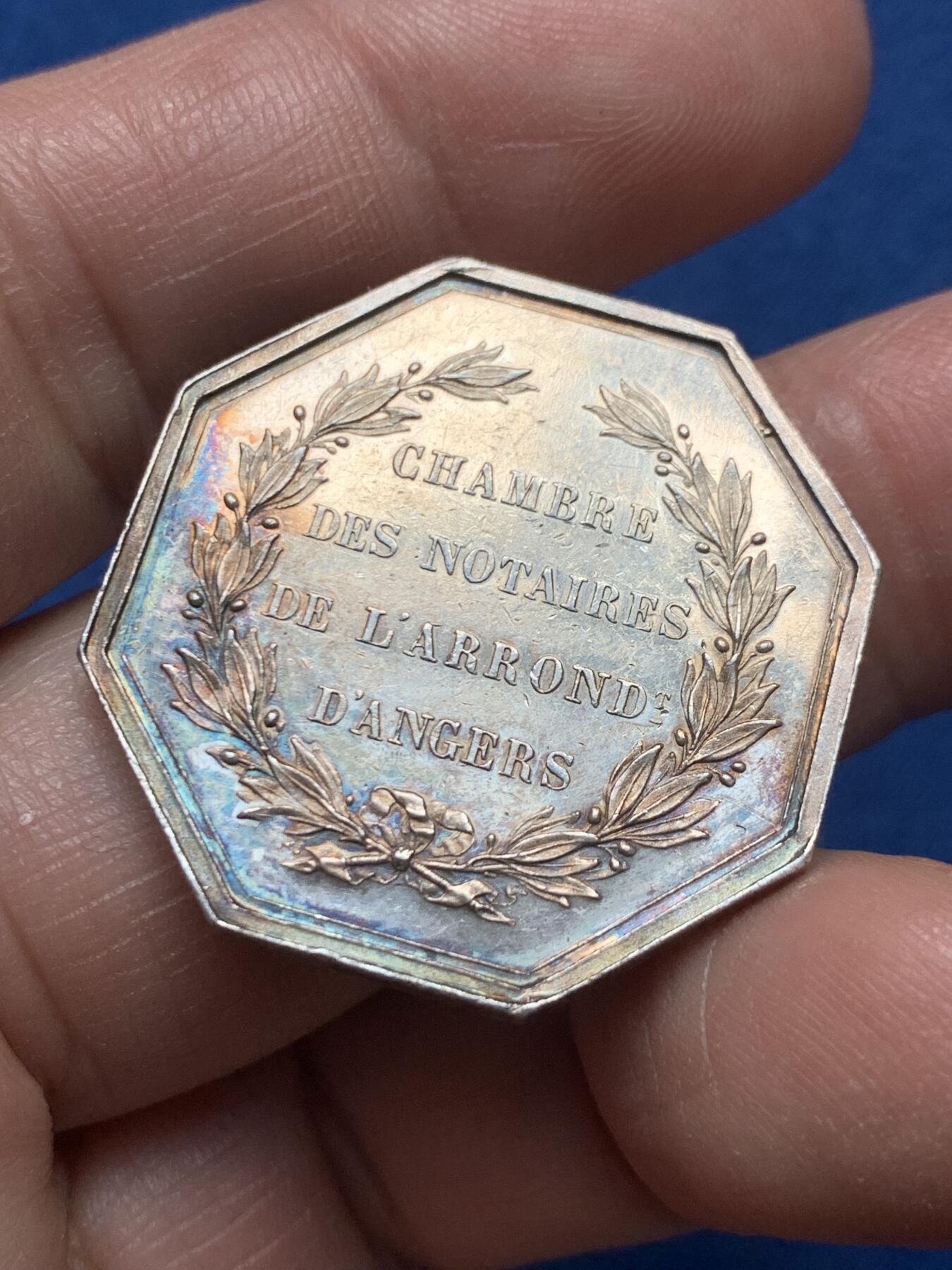 《竞宝斋》第476场 周日，周一 2场连拍 （全场包邮）欢迎送拍 法国昂热公证人协会八角银质代币，丰饶角ARGENT，14.4克，30.5mm