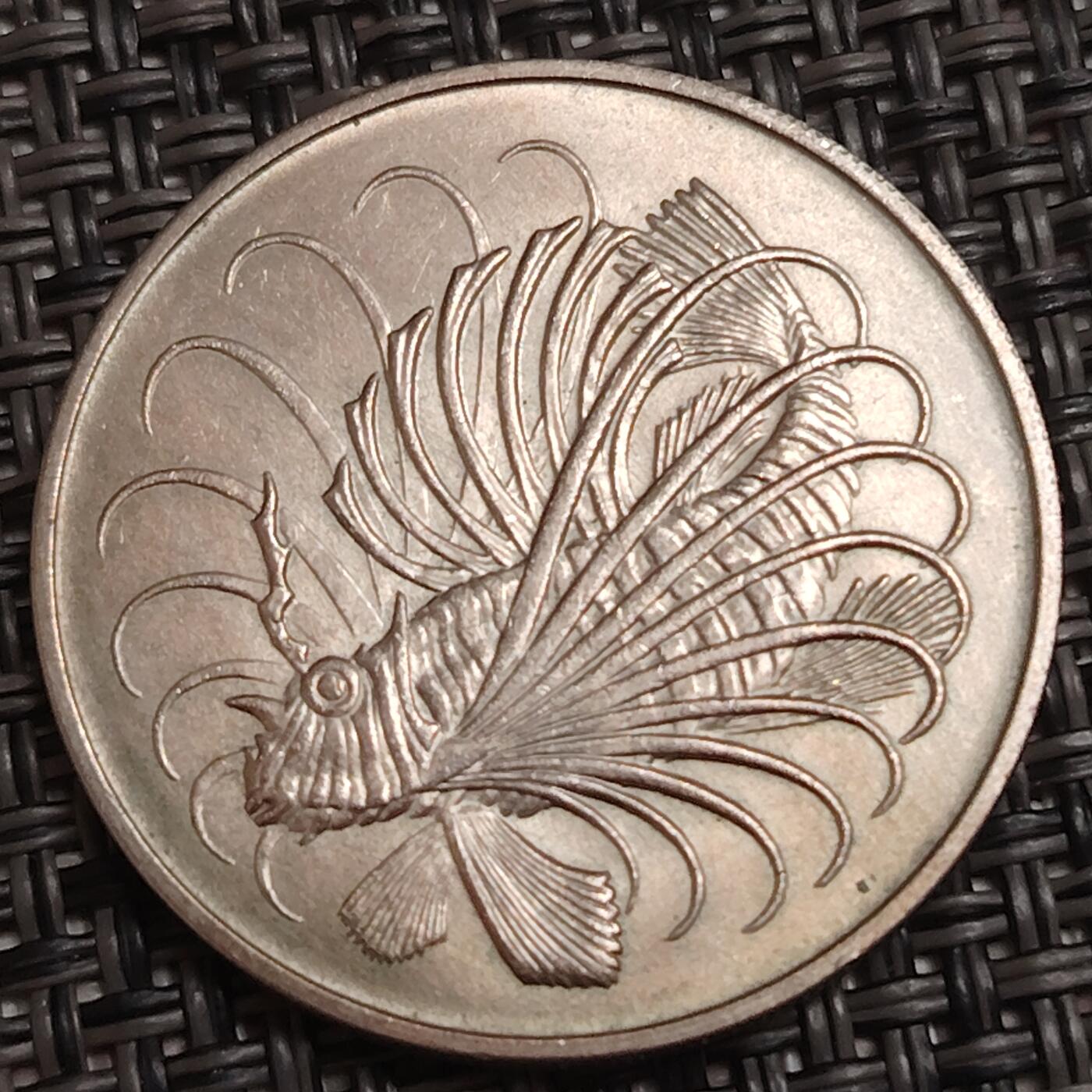 布加迪🐬～世界钱币(上海)🌾第 284 期 /  各国套币和散币 新加坡🇸🇬 1967年 50分