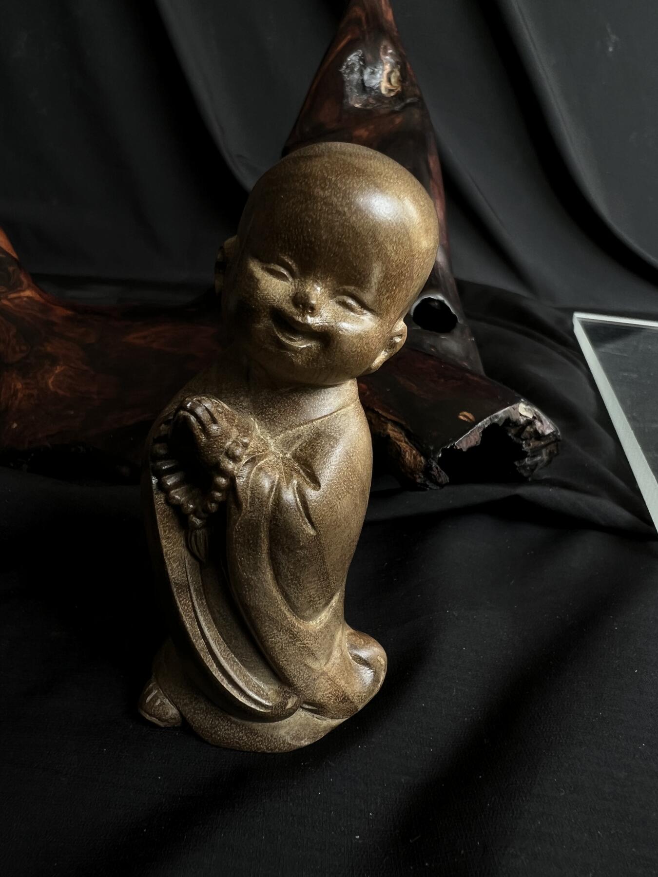 零元拍：金丝楠 精工 小师父 雕件手把件，满手留香金丝流溢。80MM