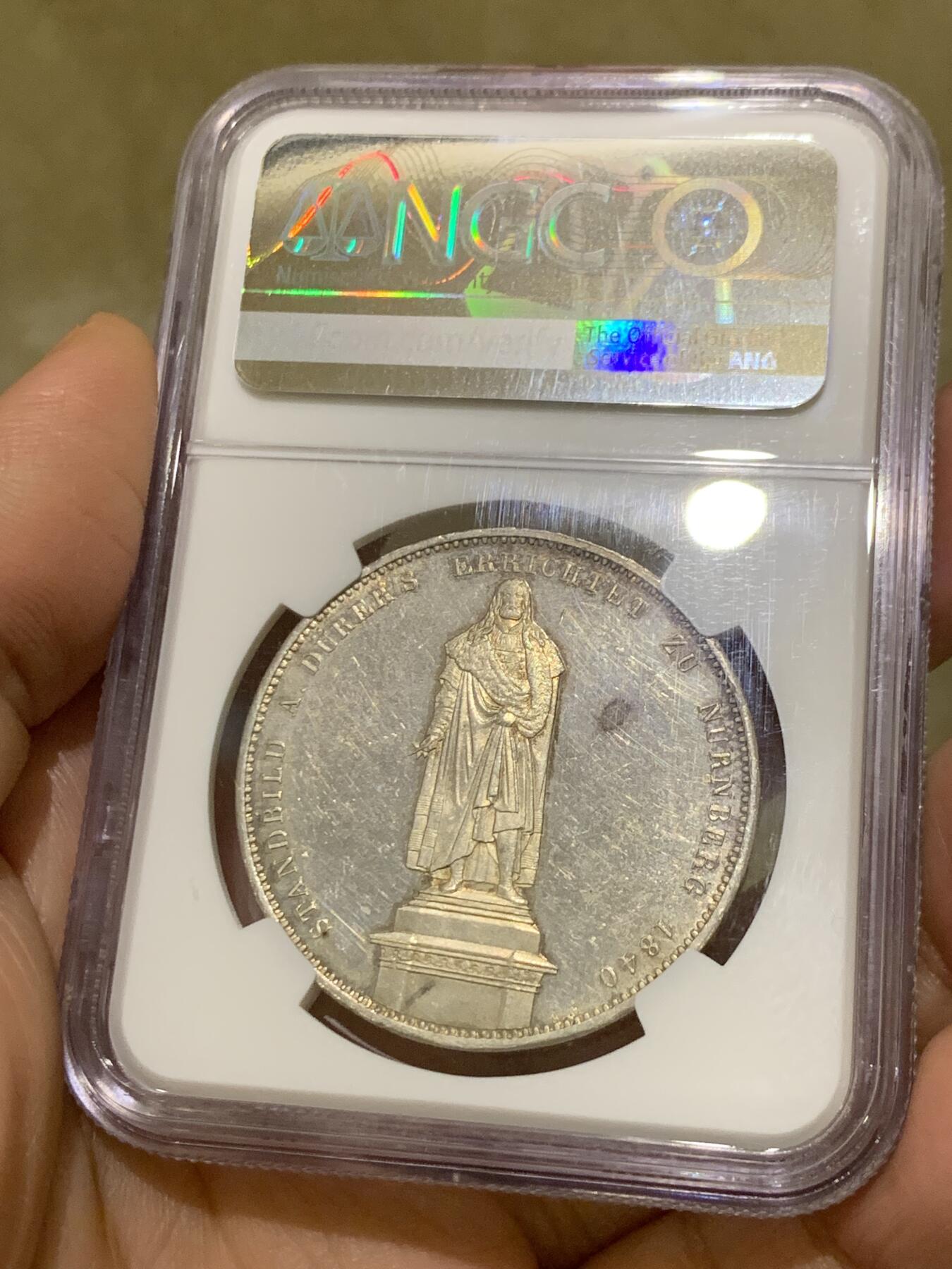 《竞宝斋》第476场 周日，周一 2场连拍 （全场包邮）欢迎送拍 NGC MS62 德意志巴伐利亚王国1840年2泰勒 37克的大银币 正面路德维希一世侧像 背面阿尔布雷希特·丢勒雕像 历史泰勒中的少见品种 季军分