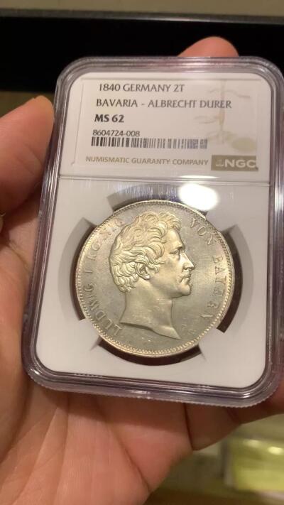 《竞宝斋》第476场 周日，周一 2场连拍 （全场包邮）欢迎送拍 NGC MS62 德意志巴伐利亚王国1840年2泰勒 37克的大银币 正面路德维希一世侧像 背面阿尔布雷希特·丢勒雕像 历史泰勒中的少见品种 季军分