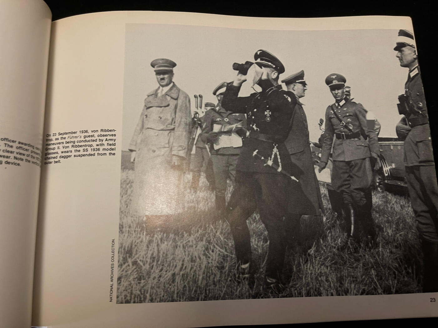 专场 德国二战时期刀剑佩戴图册 64页 很多少见组织佩刀实带图片