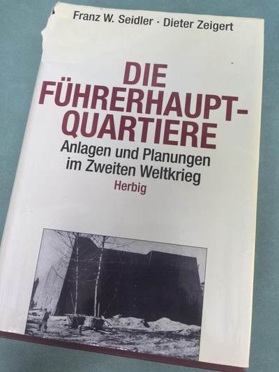 盛世勋华——号角文化勋章邮票专场拍卖第311期 - 德语专业文献 元首大本营：第二次世界大战中的设施与规划 厚达382页