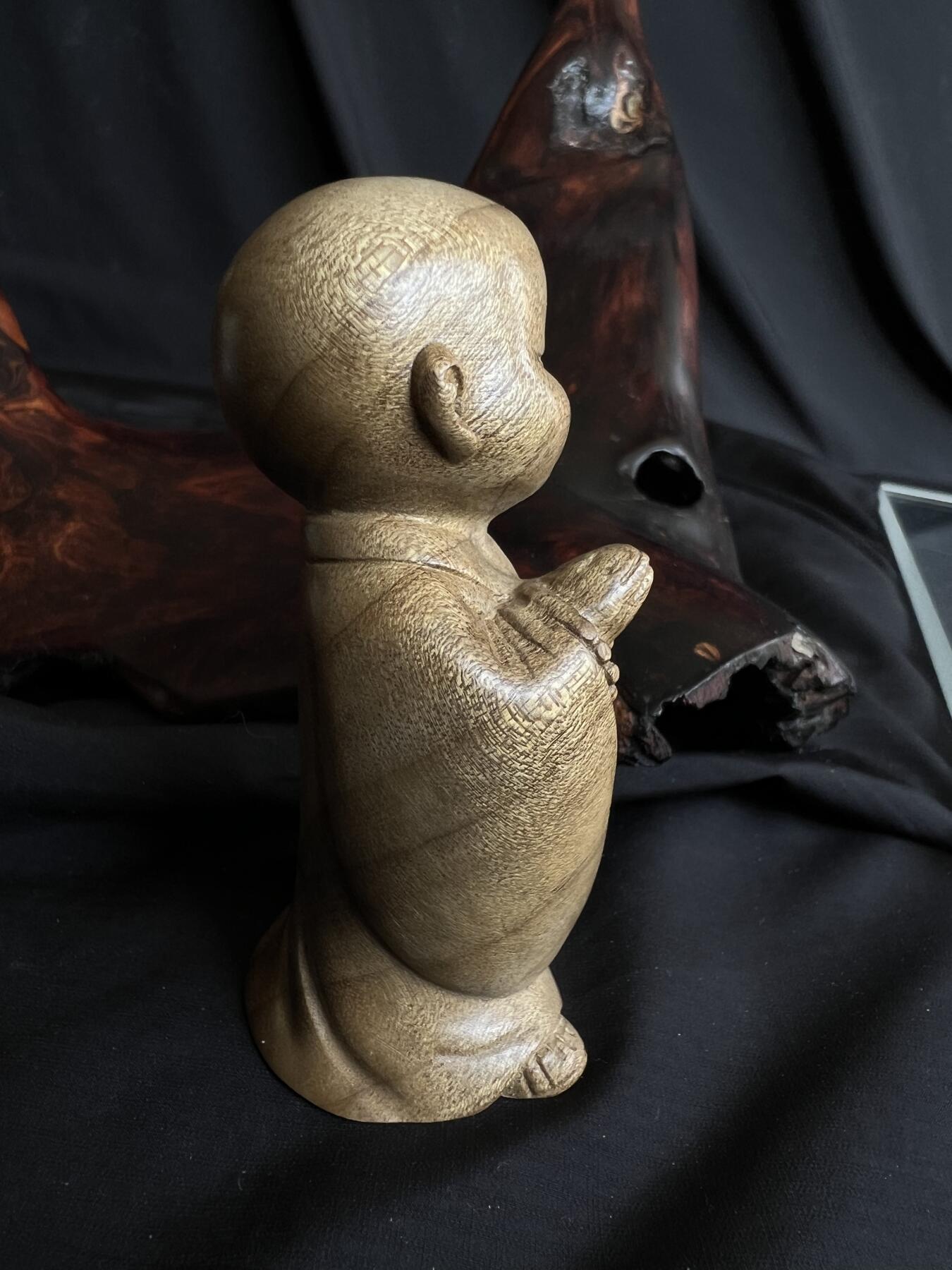 零元拍：金丝楠 精工 小师父 雕件手把件，满手留香金丝流溢。80MM