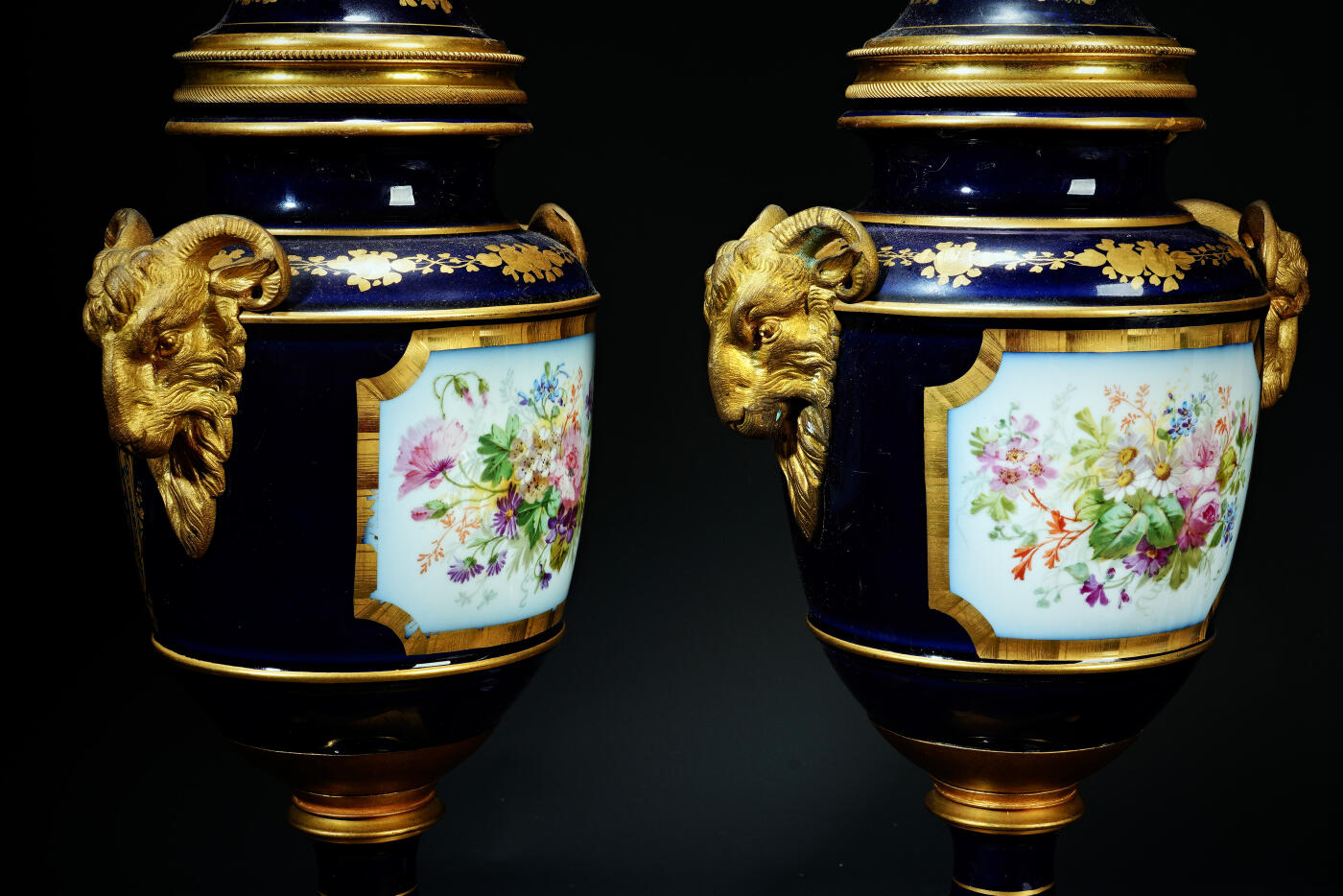 上海都达杂项专场六十七【全场包邮】 清代法国塞弗尔风格铜鎏金瓷瓶 1对