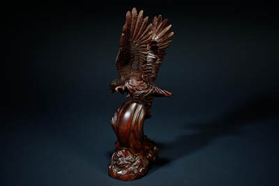 上海都达杂项专场103【全场包邮】  清代老黄杨木精雕《雄鹰展翅》摆件