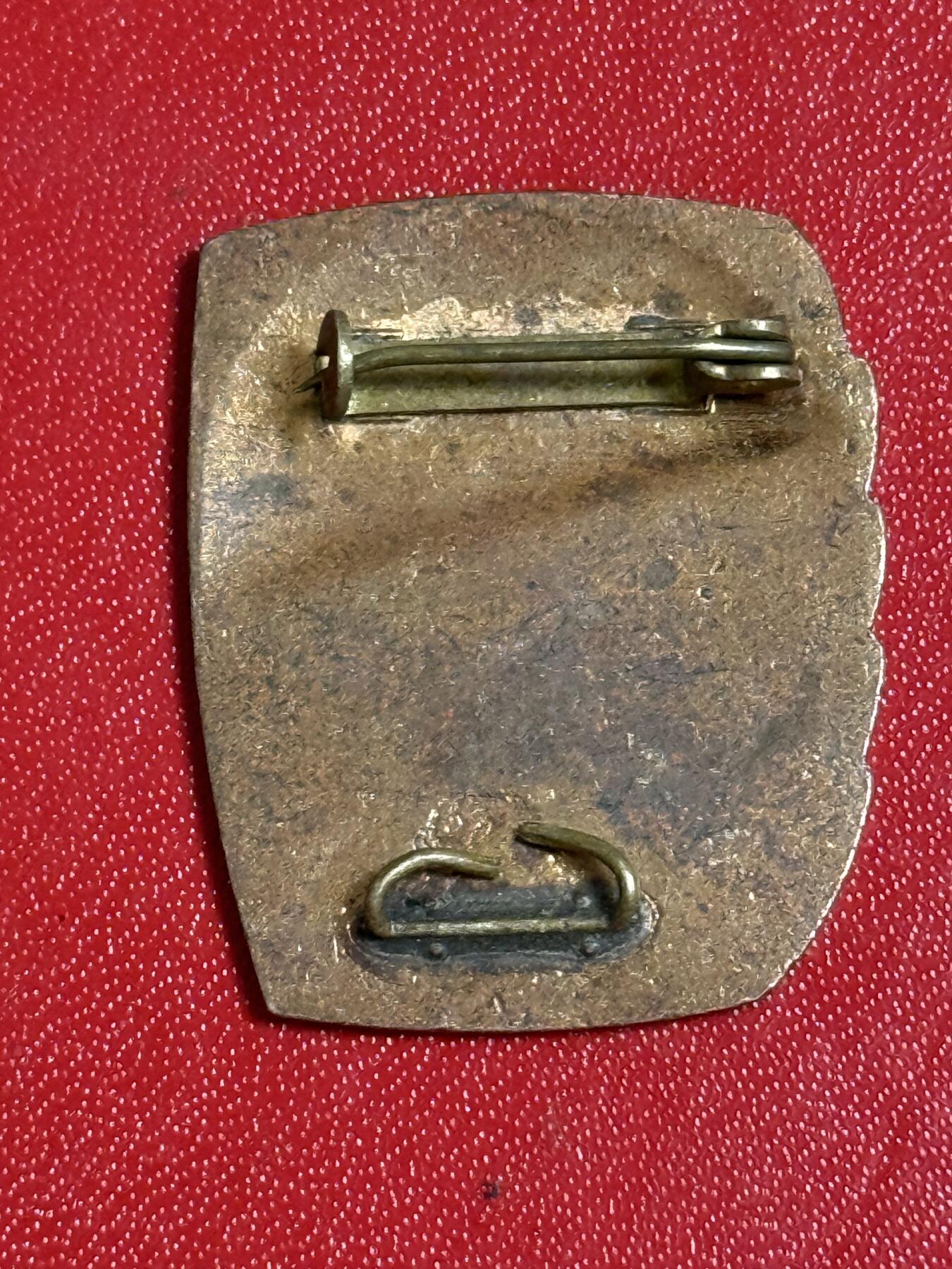 韵星假日军品类拍卖第50期 民主德国人民军优秀士兵证章