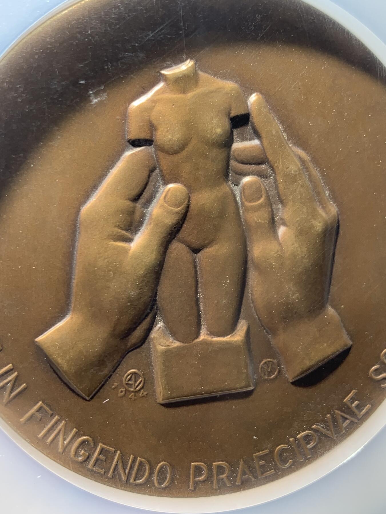 《竞宝斋》第476场 周日，周一 2场连拍 （全场包邮）欢迎送拍 NGC MS64BN 比利时1904年朱利安迪伦斯纪念铜章，直径70毫米，加大加厚盒。