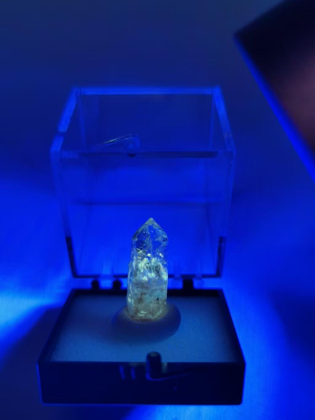 七河·水晶矿标化石杂件小拍（总第43期）（周四结标） 藏家出品 X739（1）  马达加斯加红泥油胆水晶原石 盒子矿   