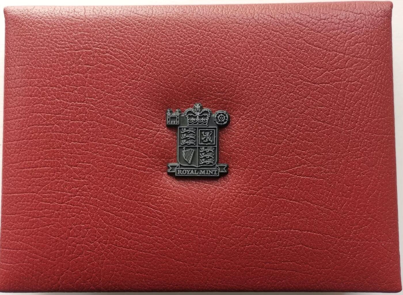 精品币专拍场 红皮册 英国2001年精制硬币10枚套币含女王登基5镑纪念币 无证书