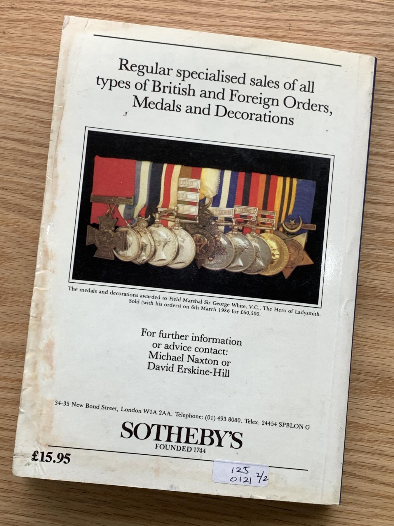 《竞宝斋》第476场 周日，周一 2场连拍 （全场包邮）欢迎送拍 勋章年鉴(第八版)A-Z全尺寸及微型勋章价格指南，28张英国勋章与勋位全彩照片，430余幅英国及殖民地勋章实物插图