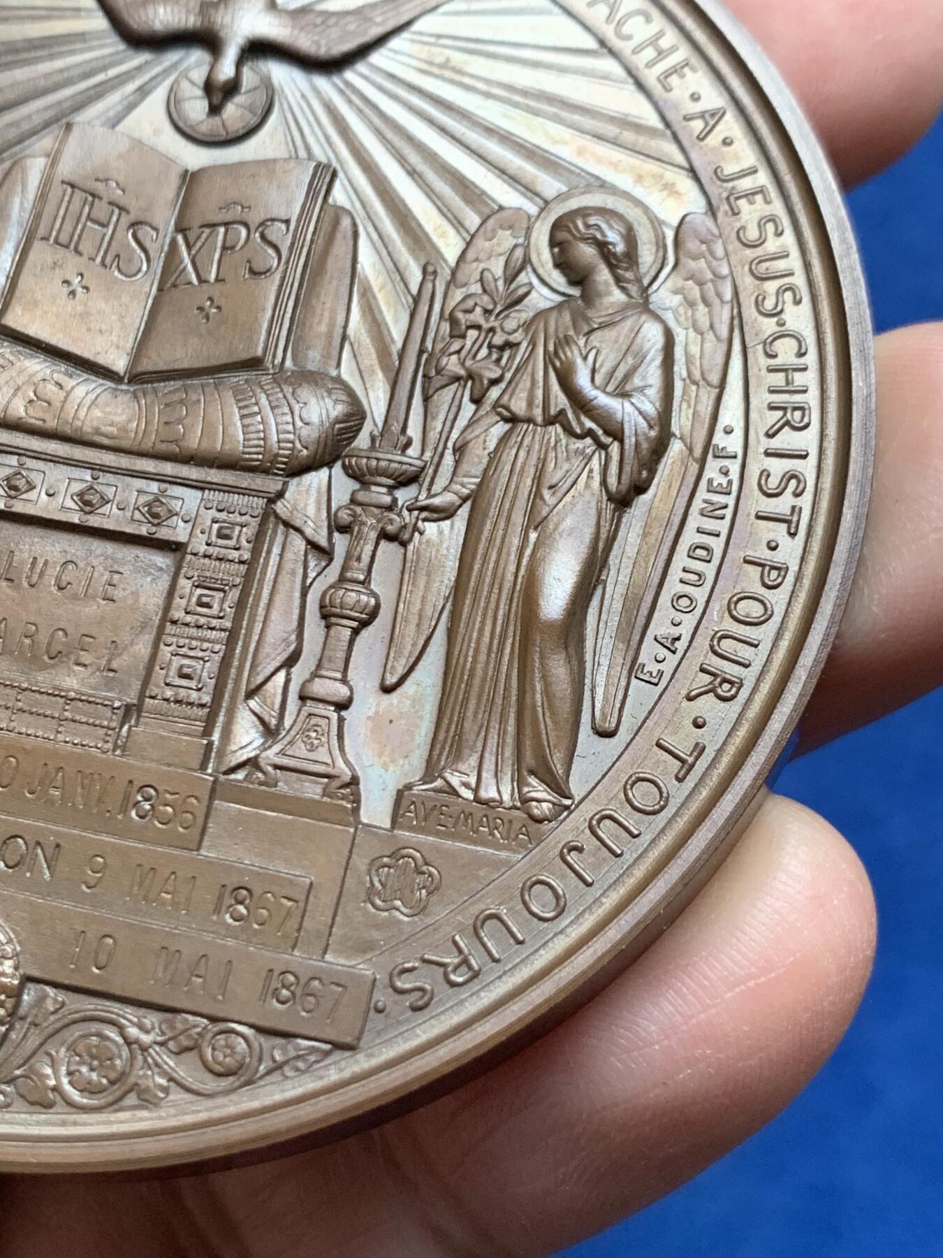 《竞宝斋》第476场 周日，周一 2场连拍 （全场包邮）欢迎送拍 法国圣餐洗礼大铜章 好品 141.8克 68.6mm 蜜蜂铜标 带盒