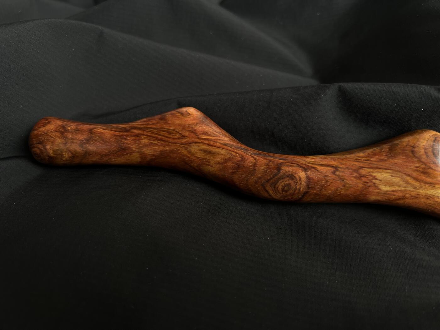 零元拍：NO.6海南黄花梨随形文玩把玩棍，尺寸约：25.5/2.3/3CM