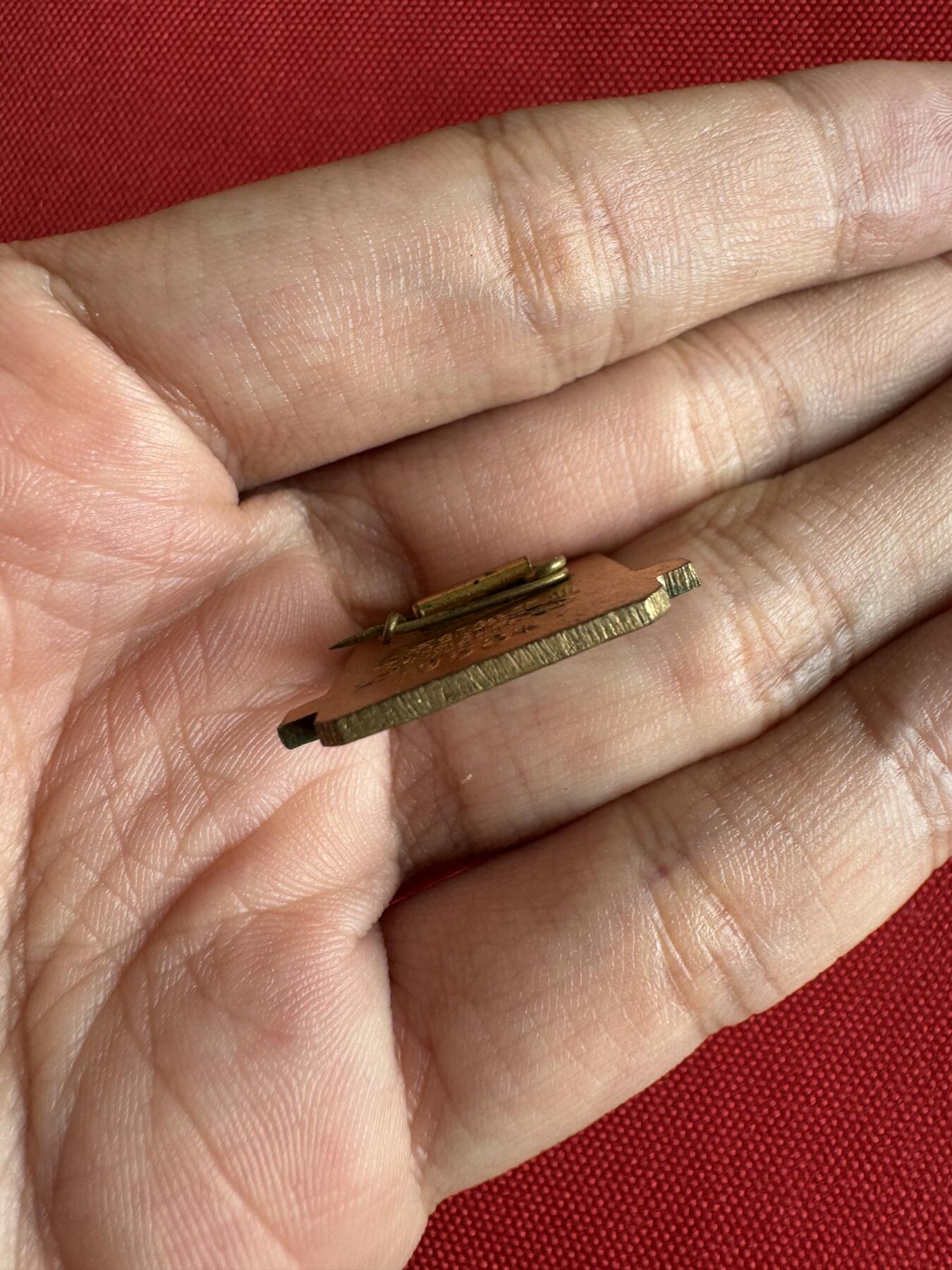 五哥徽章群   31号周二晚上八点4群联拍