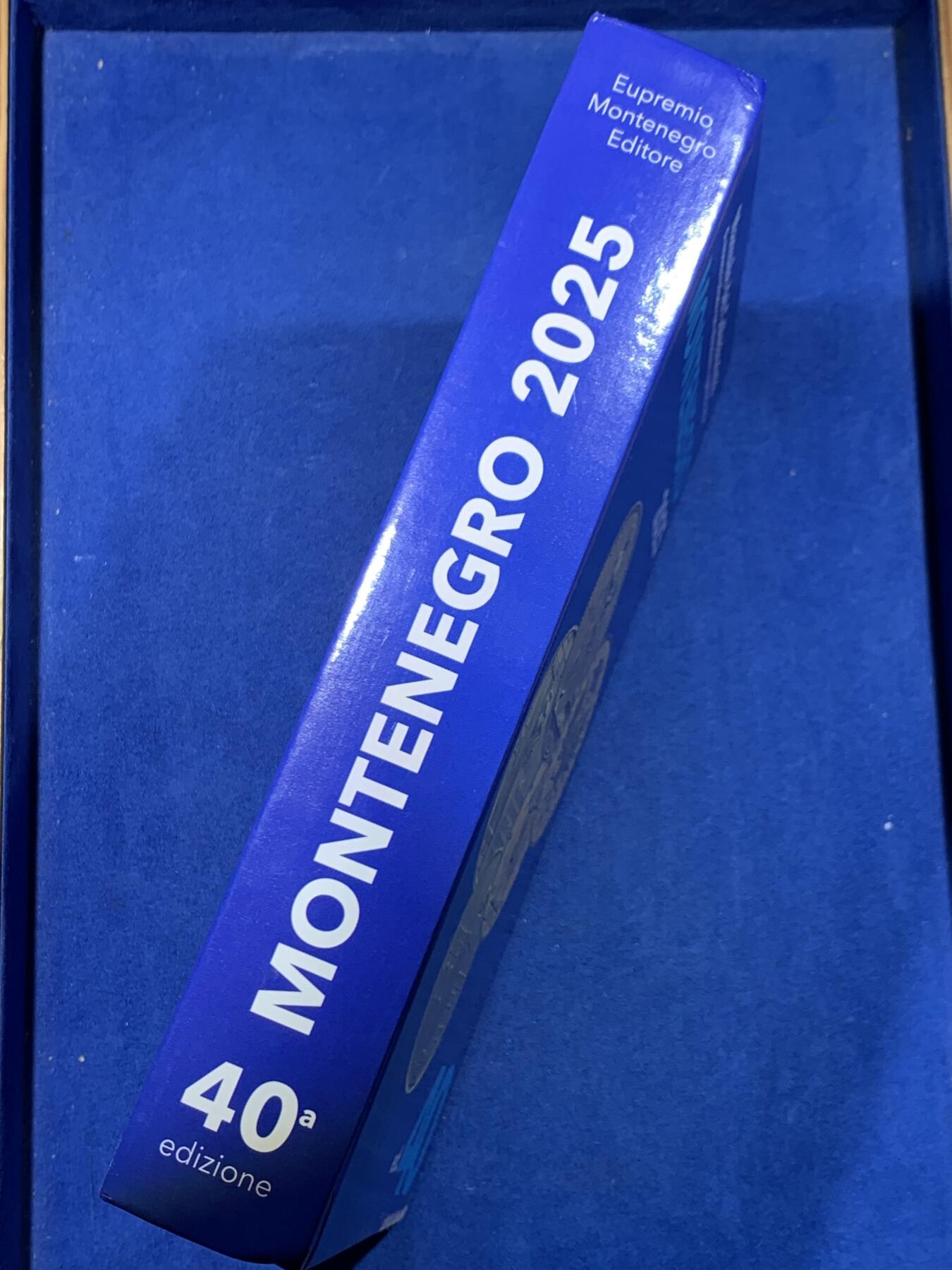 《竞宝斋》第476场 周日，周一 2场连拍 （全场包邮）欢迎送拍 全新 Montenegro2025意大利钱币目录 最新2025版，全新的价格指南，将近700页的厚度，精装胶板印刷，玩意系必备目录，重约1.2公斤