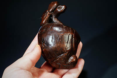 上海都达杂项专场103【全场包邮】  清代老黄杨木精雕《仙桃》摆件