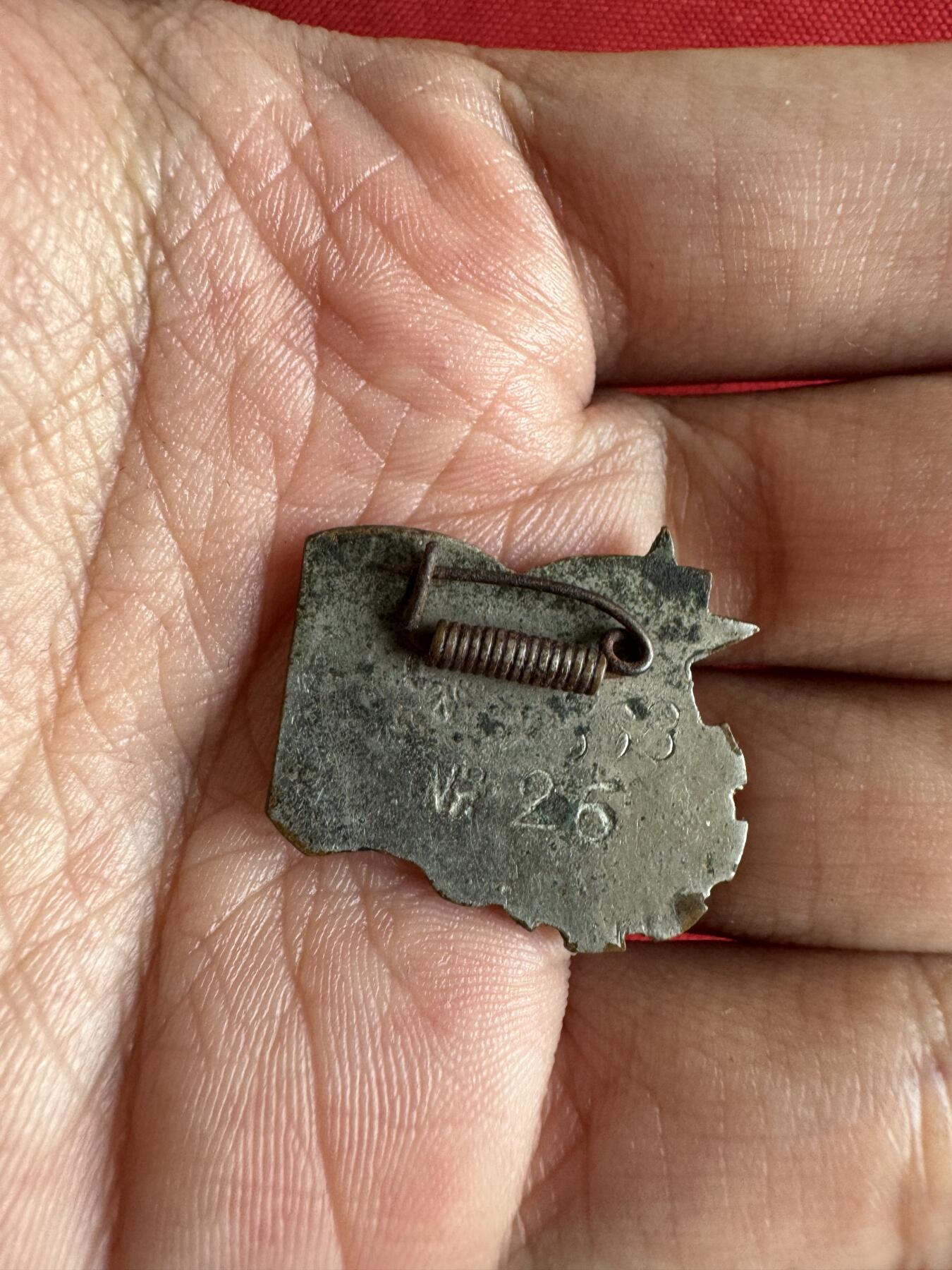 五哥徽章群   31号周二晚上八点4群联拍