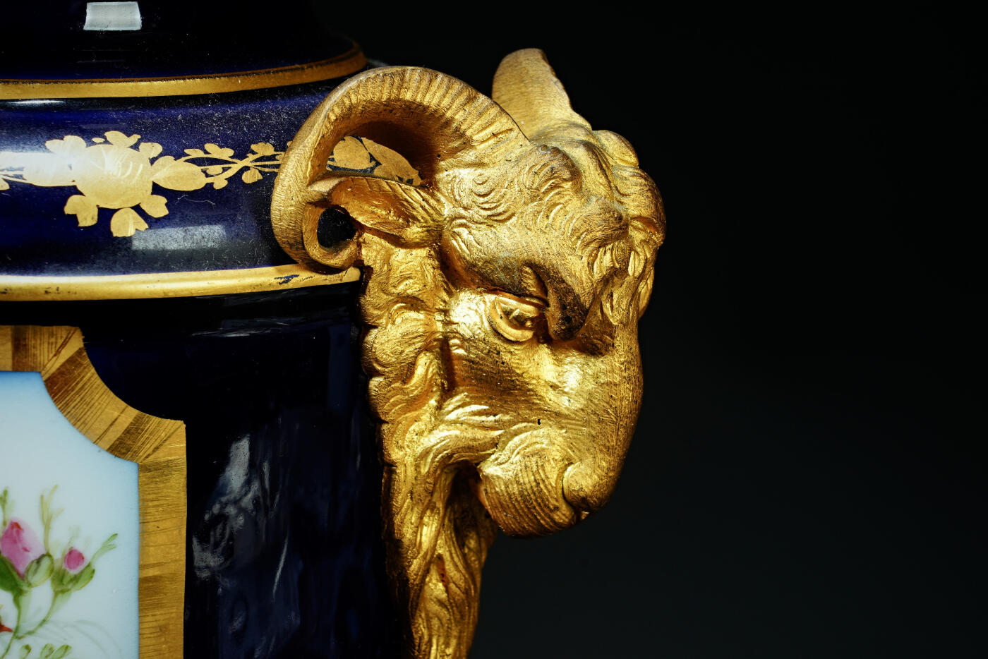 上海都达杂项专场六十七【全场包邮】 清代法国塞弗尔风格铜鎏金瓷瓶 1对