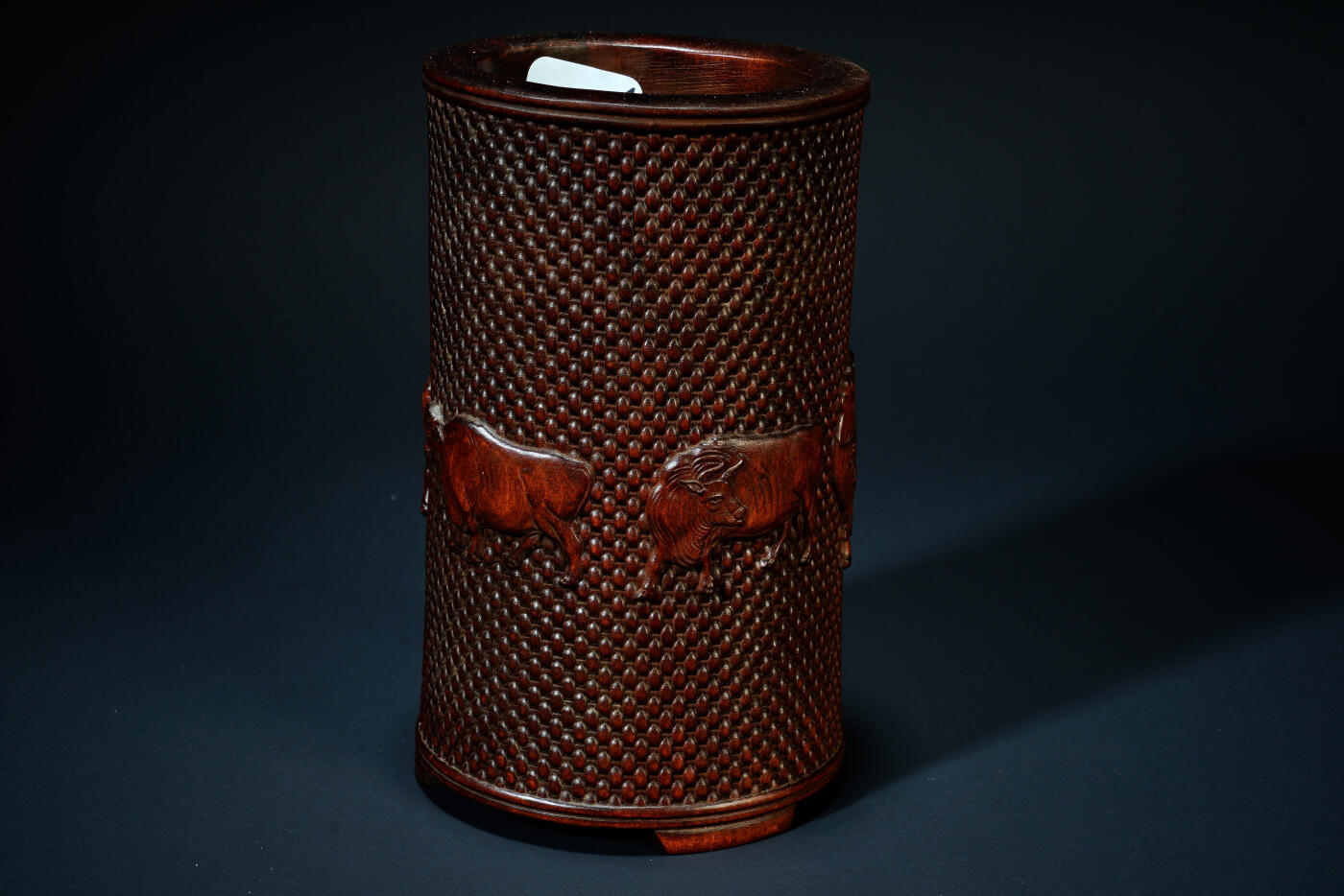 上海都达杂项专场六十七【全场包邮】 清代老黄杨木精雕《五牛图》笔筒95-4