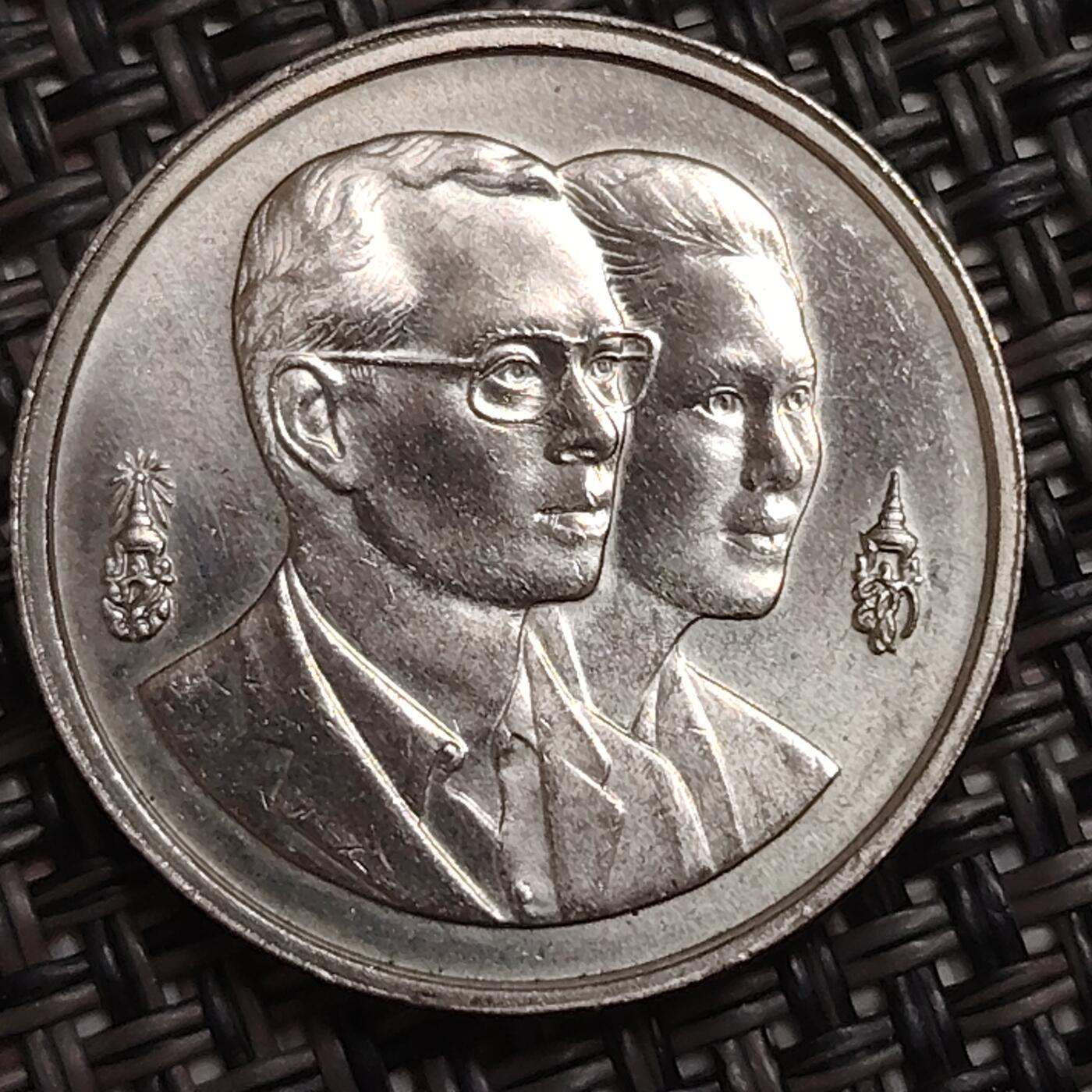 布加迪🐬～世界钱币(上海)🌾第 285 期 /  各国套币和散币