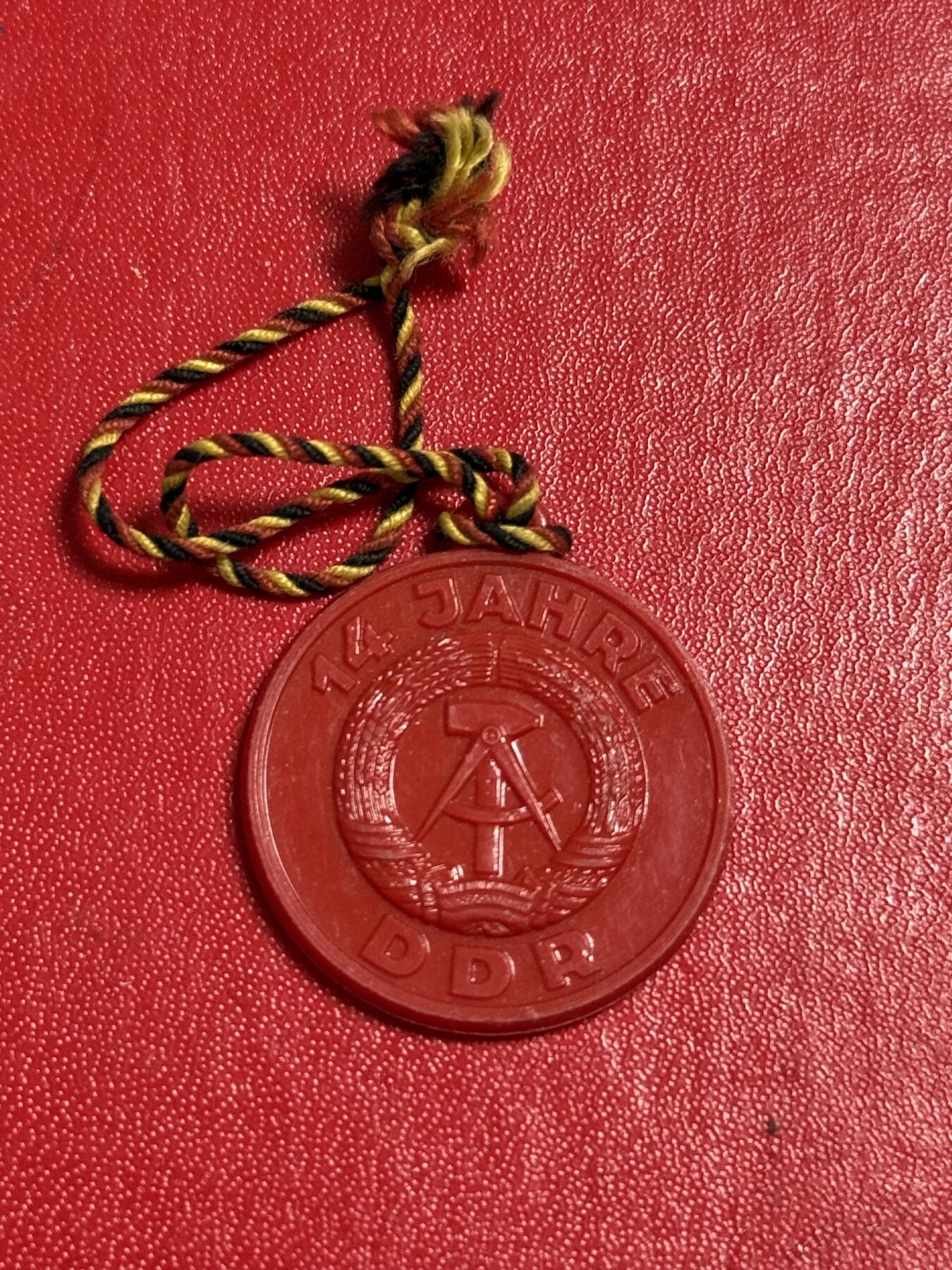 韵星假日军品类拍卖第50期 民主德国成立十四周年纪念奖章