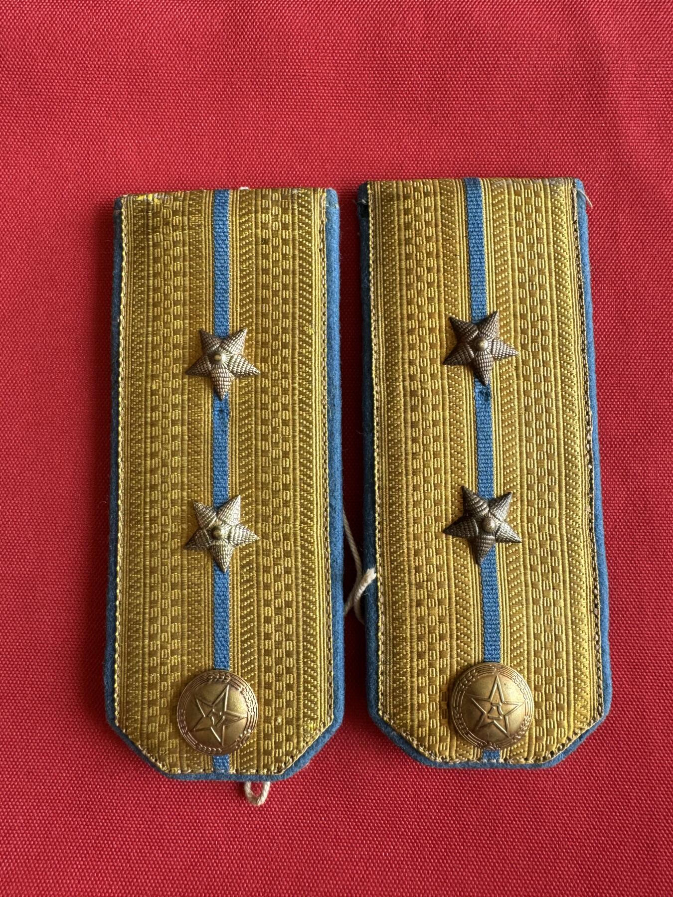 五哥徽章群   31号周二晚上八点4群联拍 肩章