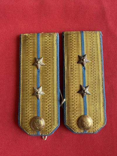 五哥徽章群   31号周二晚上八点4群联拍 - 肩章