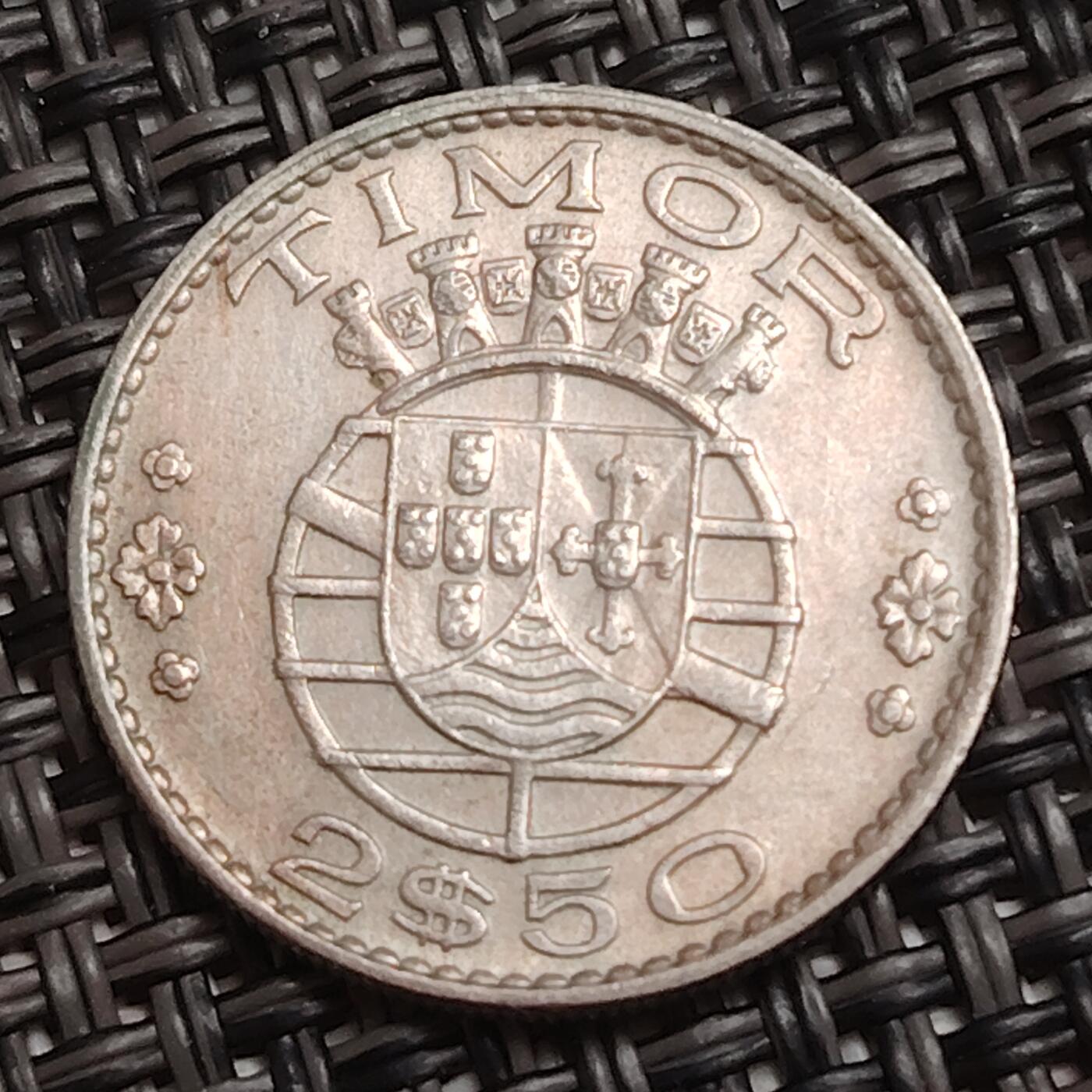 布加迪🐬～世界钱币(上海)🌾第 284 期 /  各国套币和散币 葡属帝汶 1970年 2.5埃斯库多