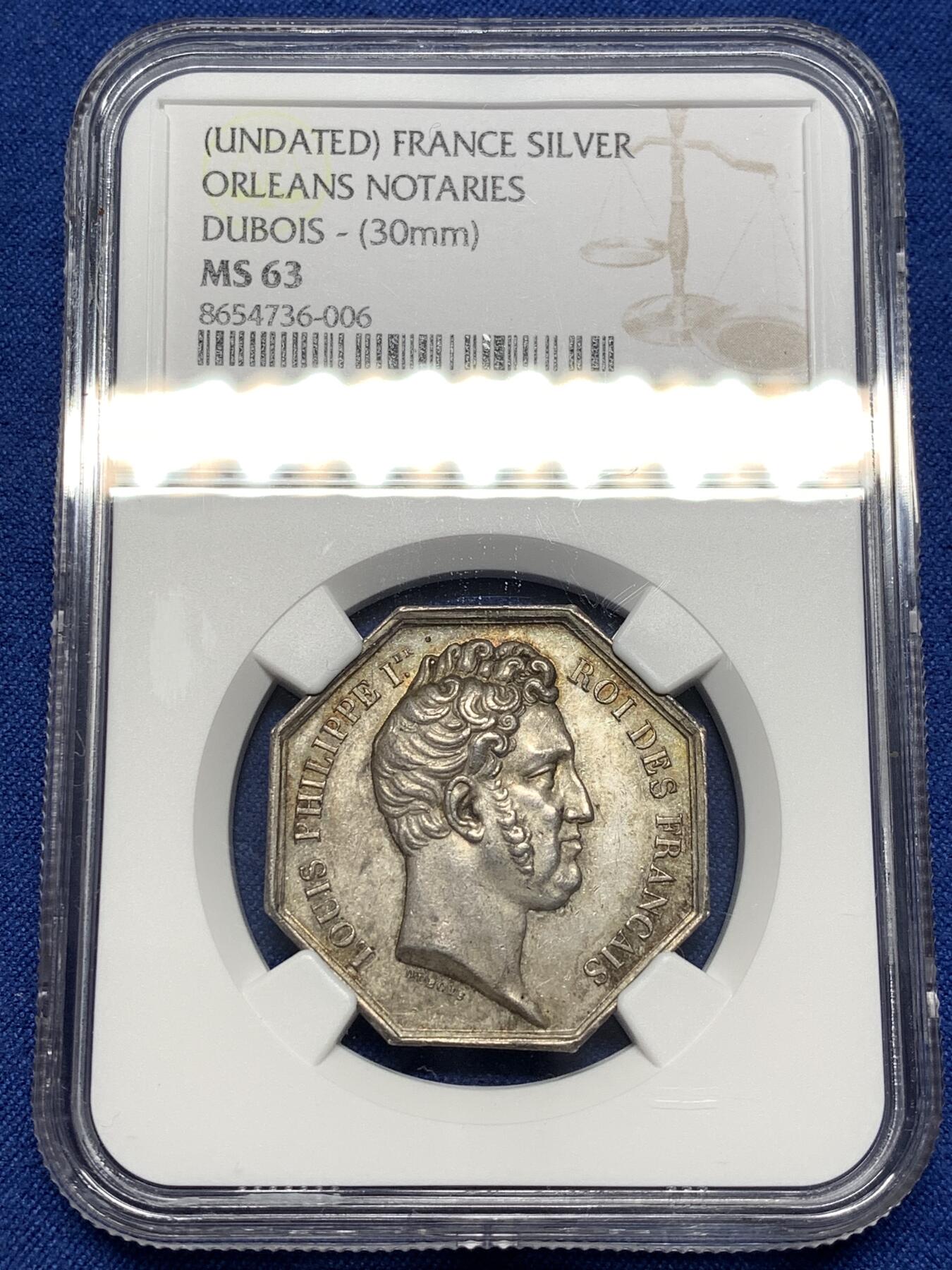 《竞宝斋》第476场 周日，周一 2场连拍 （全场包邮）欢迎送拍 NGC MS63 法国七月王朝时期路易·菲利普一世发行的公证人八角银质代币，极少见款，官方巴黎造币厂出品，著名雕刻家BARRE雕刻设计。背面铭文译“有公证人之处，即有法律”，图案：象征法律的忒弥斯（正义之神）站立依靠在刻有公证人标识的石柱上，体现公证行业的法律属性。