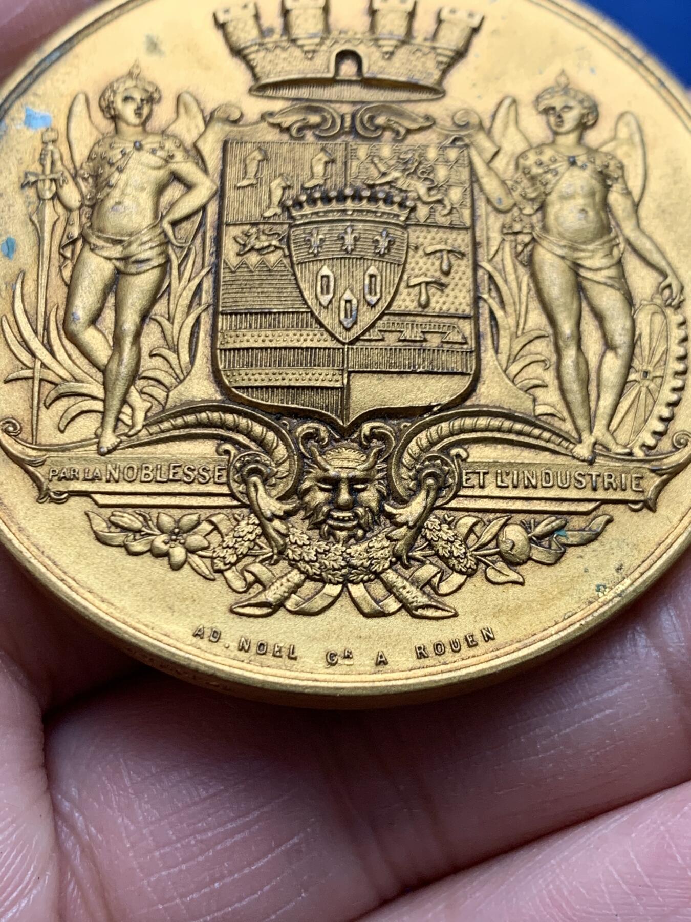 《竞宝斋》第476场 周日，周一 2场连拍 （全场包邮）欢迎送拍 法国诺曼底博尔贝克市镀金铜章 59.2克 50.2mm 丰饶角铜标 带盒