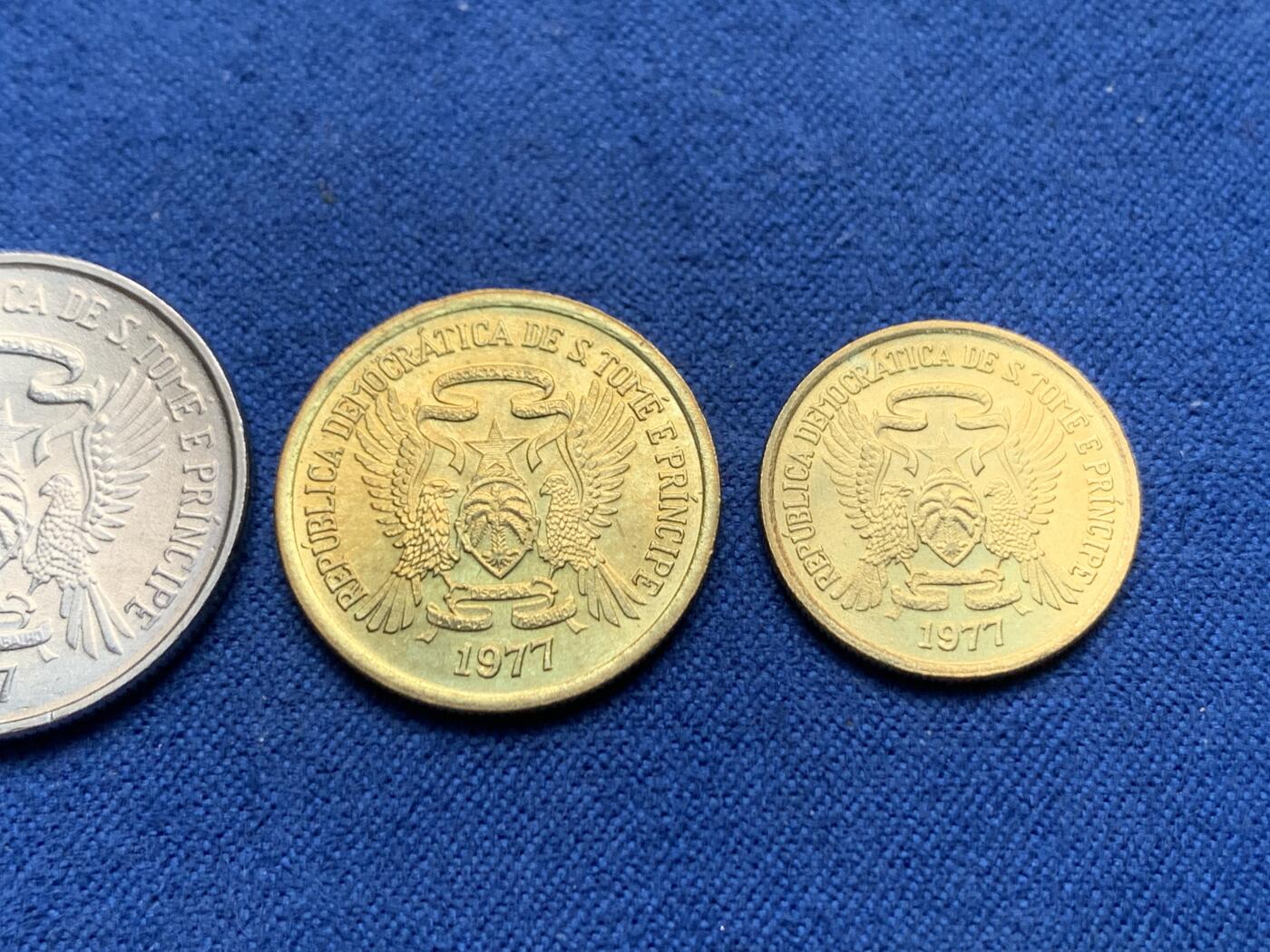 《竞宝斋》第476场 周日，周一 2场连拍 （全场包邮）欢迎送拍 三枚一组 圣多美普林而比1977年FAO纪念币 好品