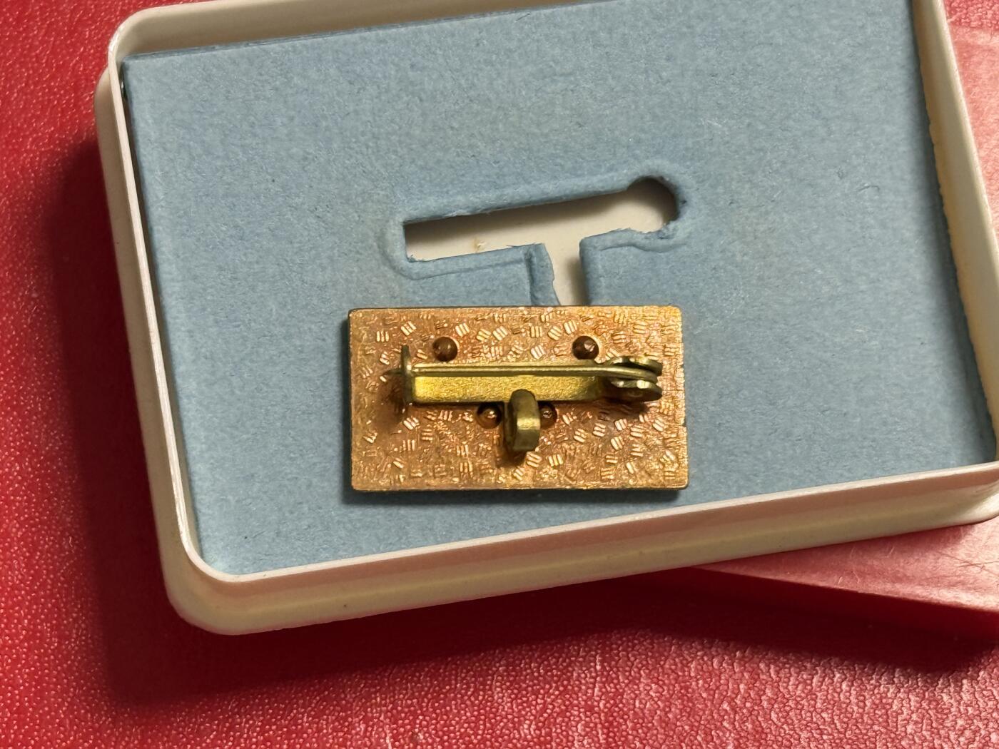 韵星假日军品类拍卖第50期 民主德国集体劳动五次获得带原盒