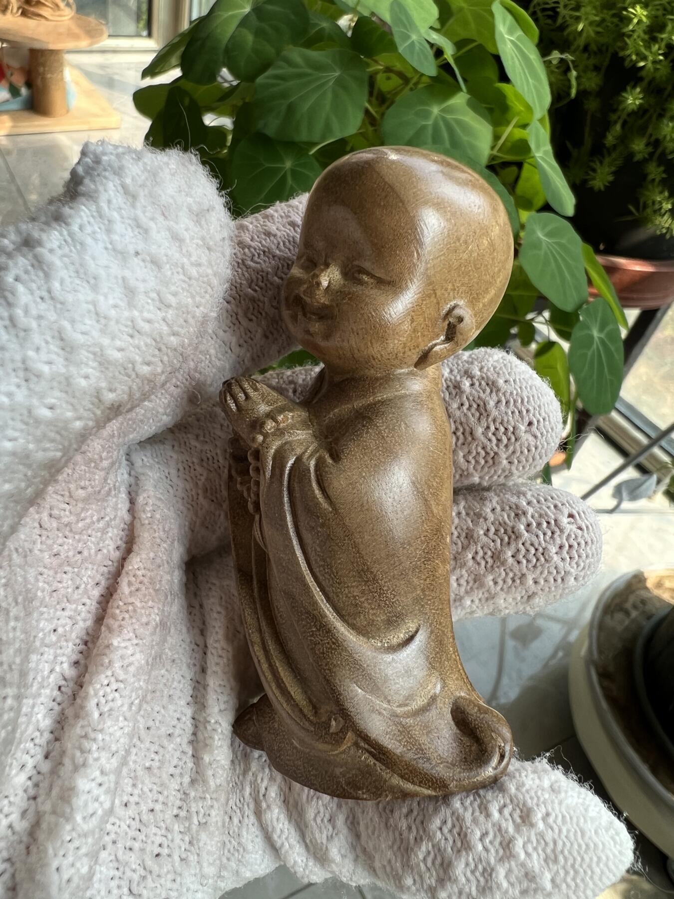 零元拍：金丝楠 精工 小师父 雕件手把件，满手留香金丝流溢。80MM