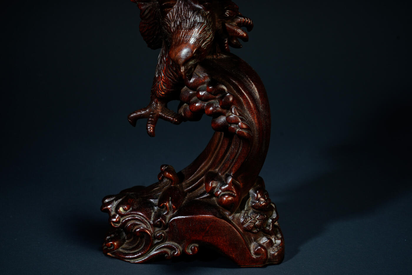 上海都达杂项专场六十七【全场包邮】 清代老黄杨木精雕《雄鹰展翅》摆件