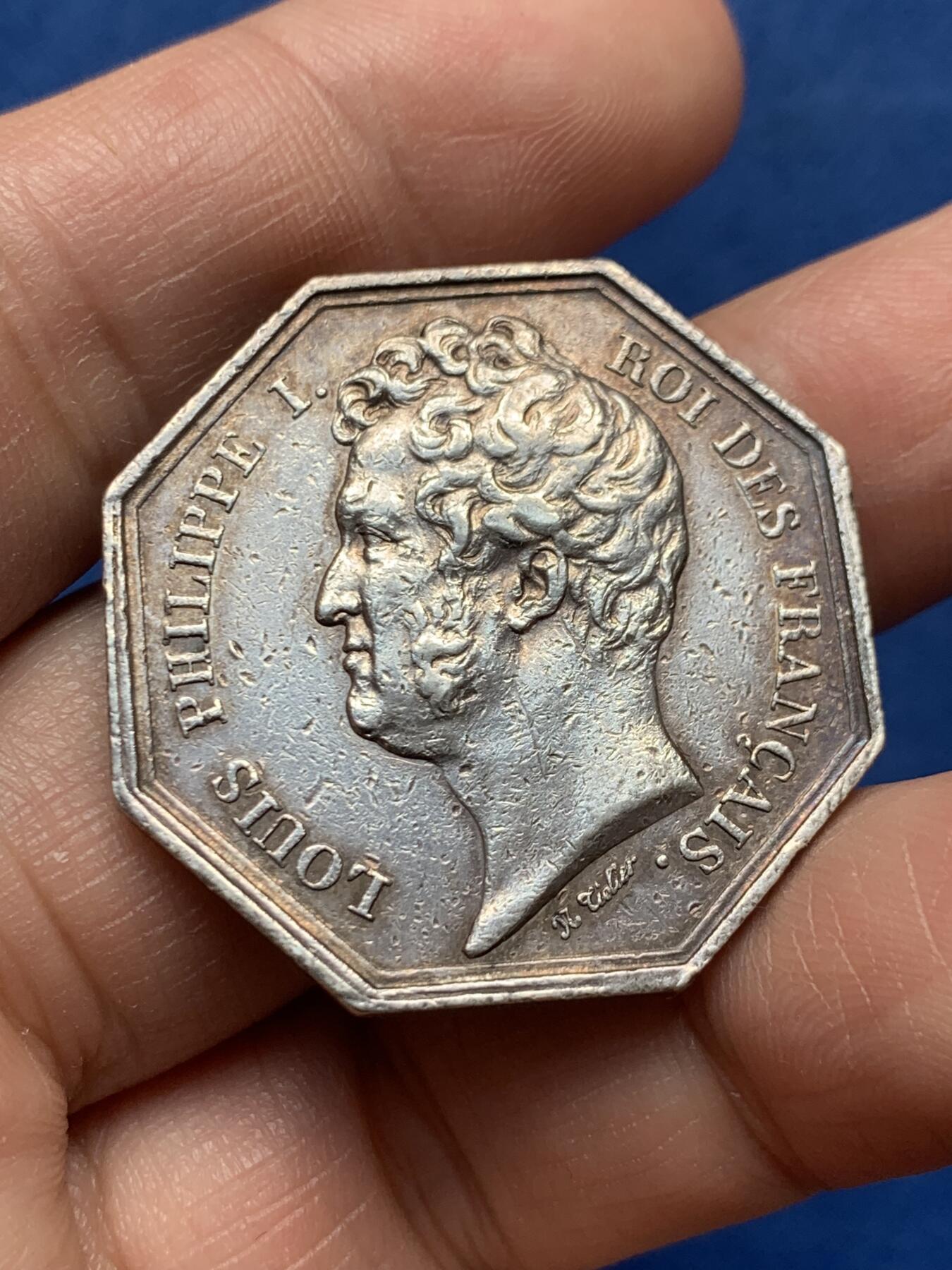 《竞宝斋》第476场 周日，周一 2场连拍 （全场包邮）欢迎送拍 法国菲利普一世波尔多公证处八角银质代币，手指ARGENT，17.25克，33.5mm