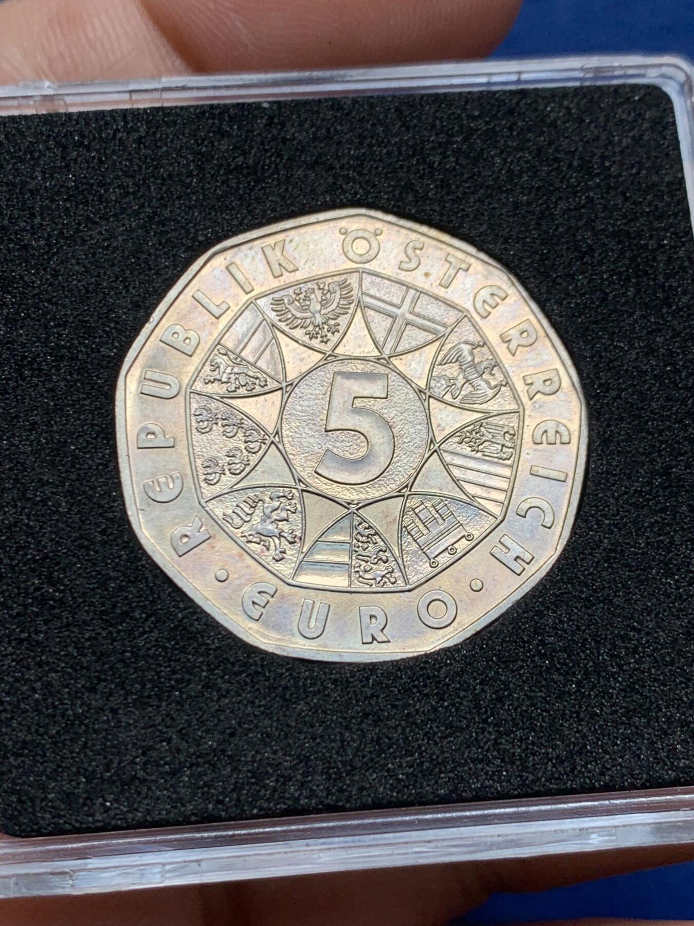《竞宝斋》第476场 周日，周一 2场连拍 （全场包邮）欢迎送拍 奥地利2004年欧盟东扩5欧元银币 10克 800银