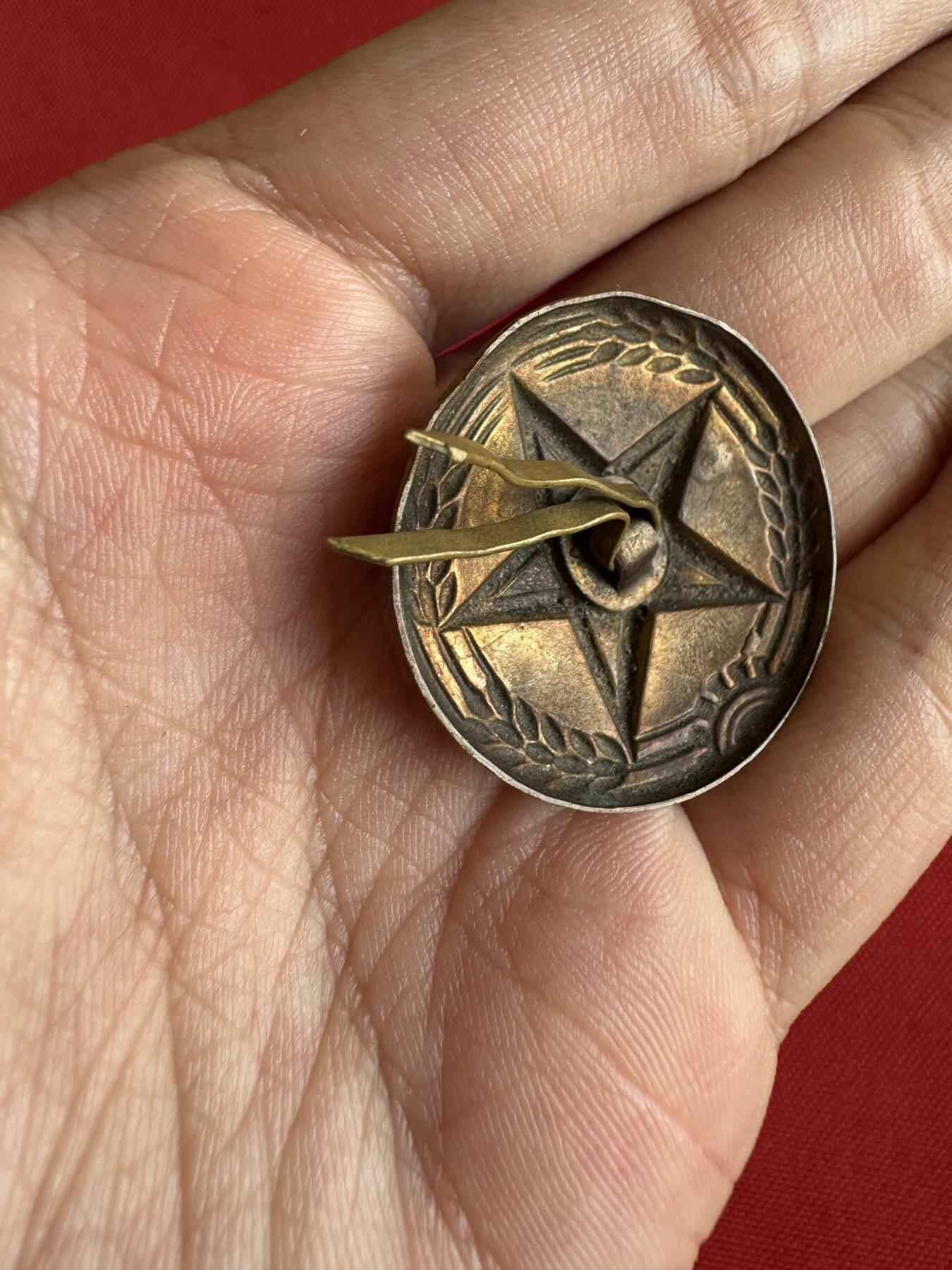 五哥徽章群   31号周二晚上八点4群联拍