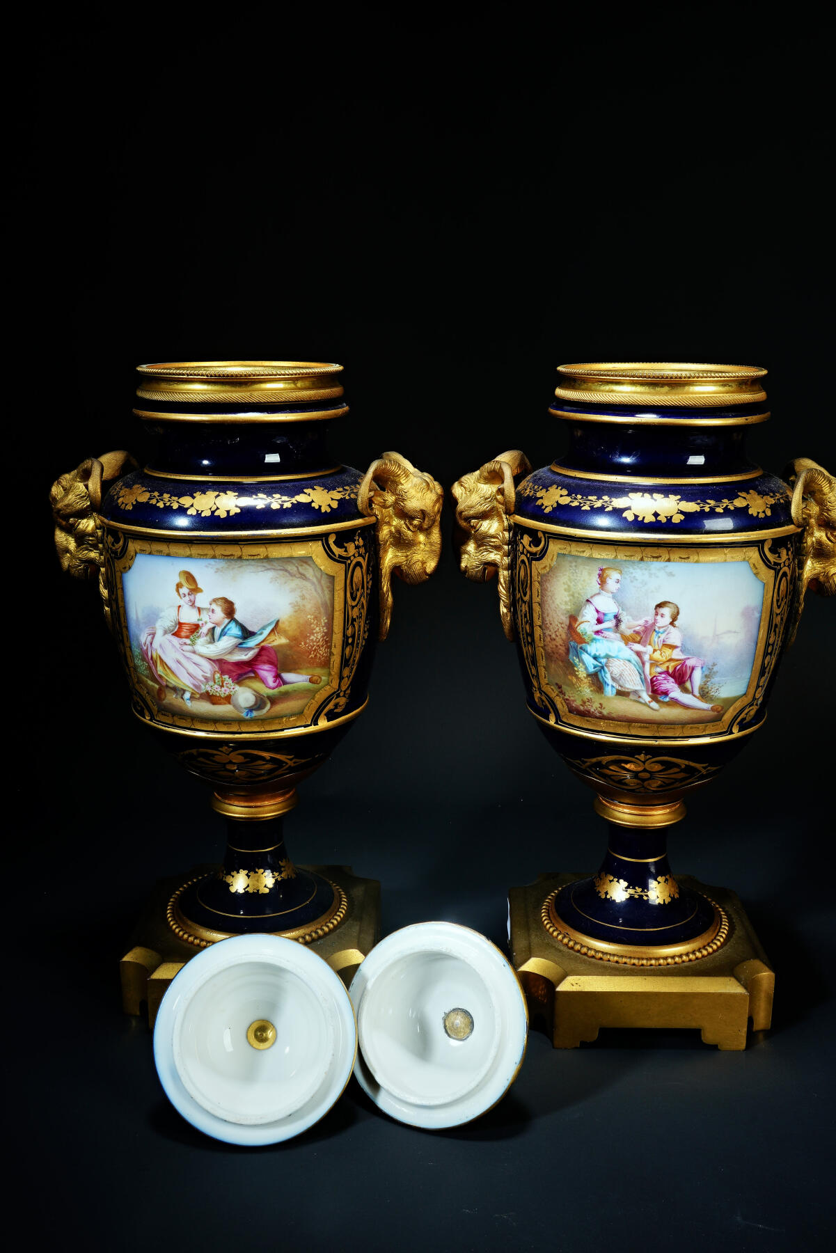 上海都达杂项专场六十七【全场包邮】 清代法国塞弗尔风格铜鎏金瓷瓶 1对