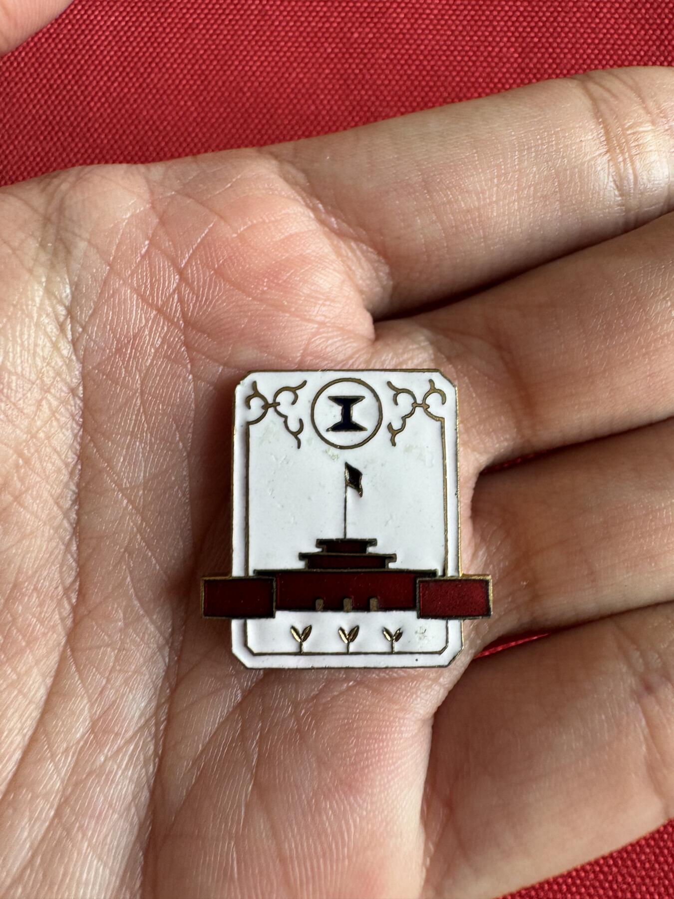 五哥徽章群   31号周二晚上八点4群联拍