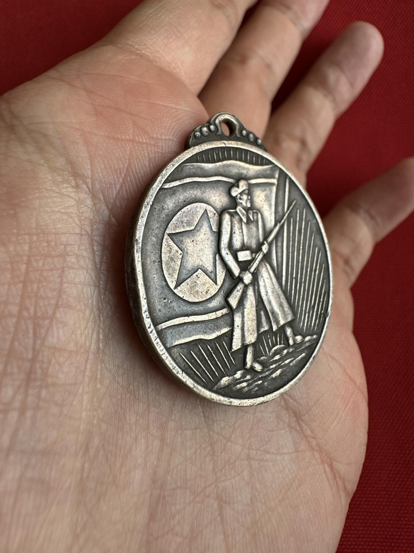 五哥徽章群   31号周二晚上八点4群联拍 银章